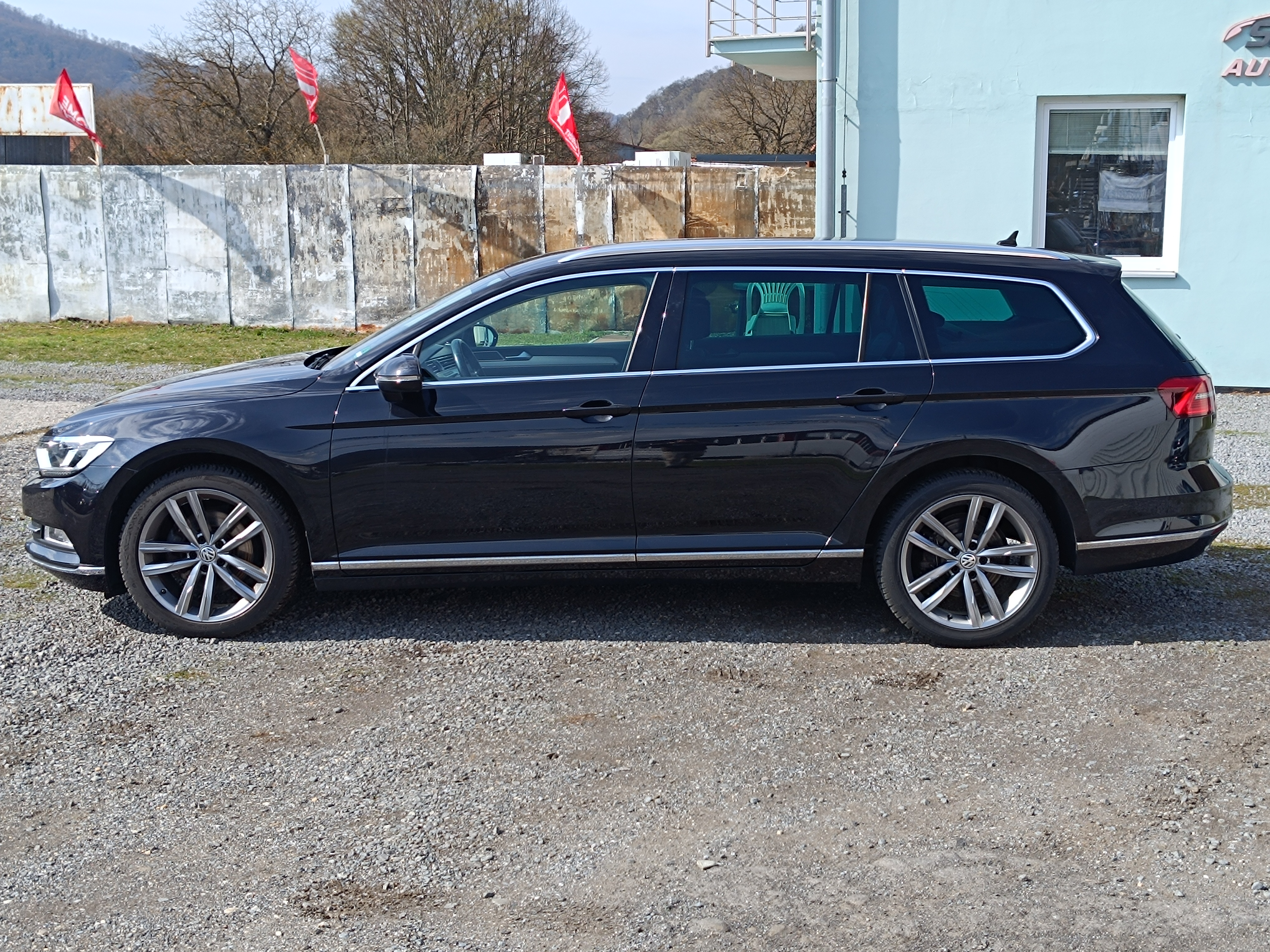 VW Passat Variant B8 2,0 TDi DSG 110 KW Highline, r.v. 2016