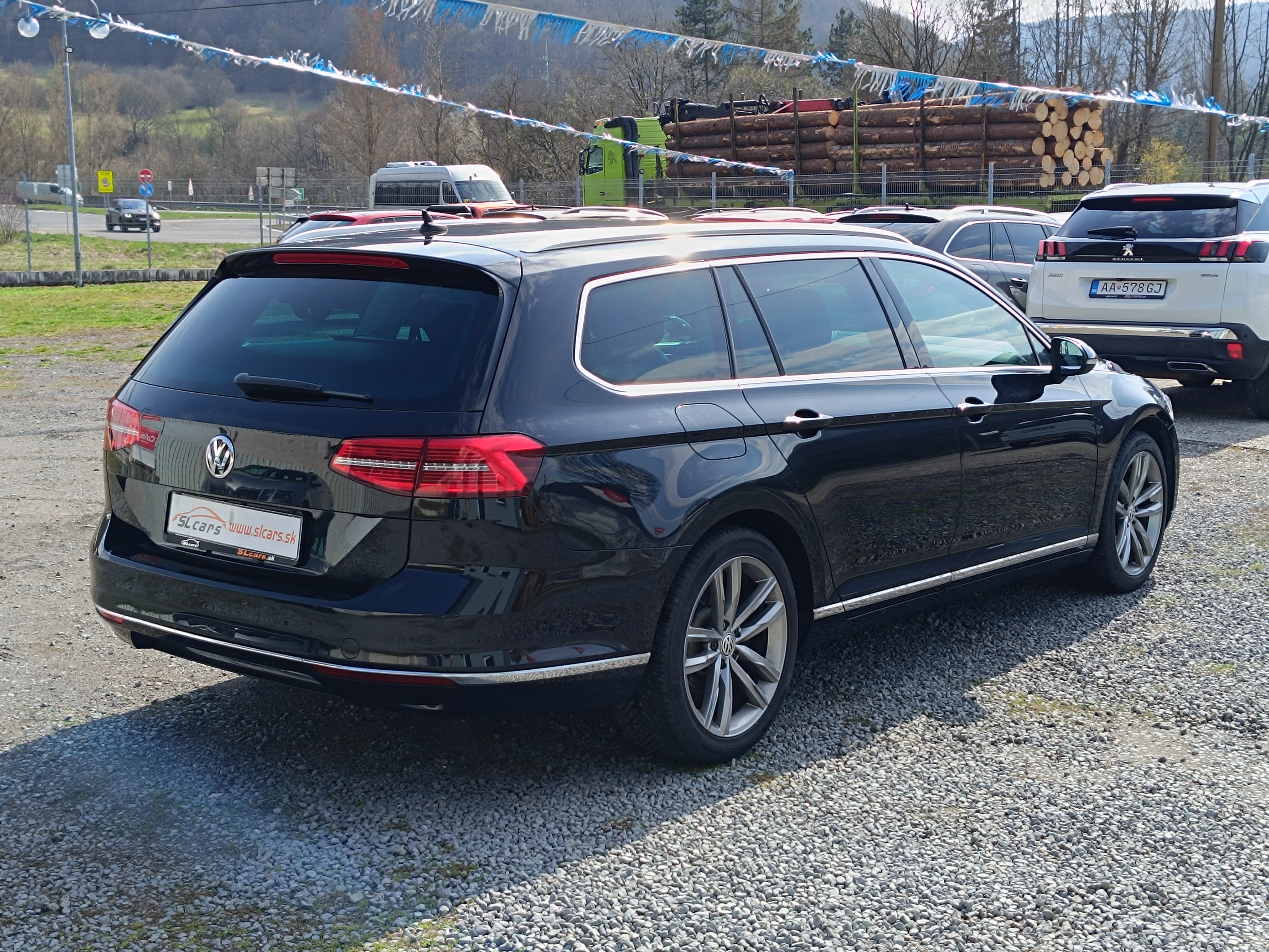 VW Passat Variant B8 2,0 TDi DSG 110 KW Highline, r.v. 2016
