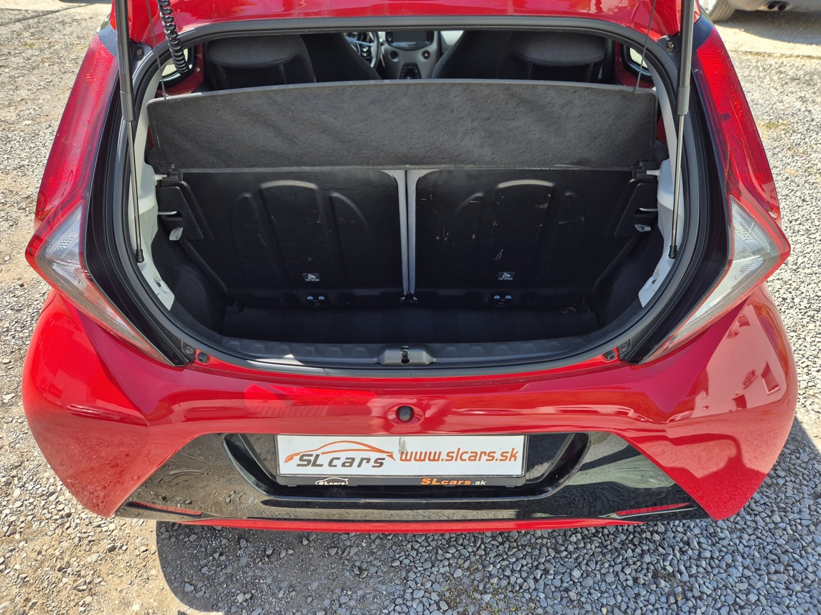 Toyota Aygo 1.0 VVTi 53 kW X Play