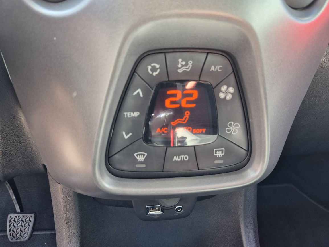 Toyota Aygo 1.0 VVTi 53 kW X Play