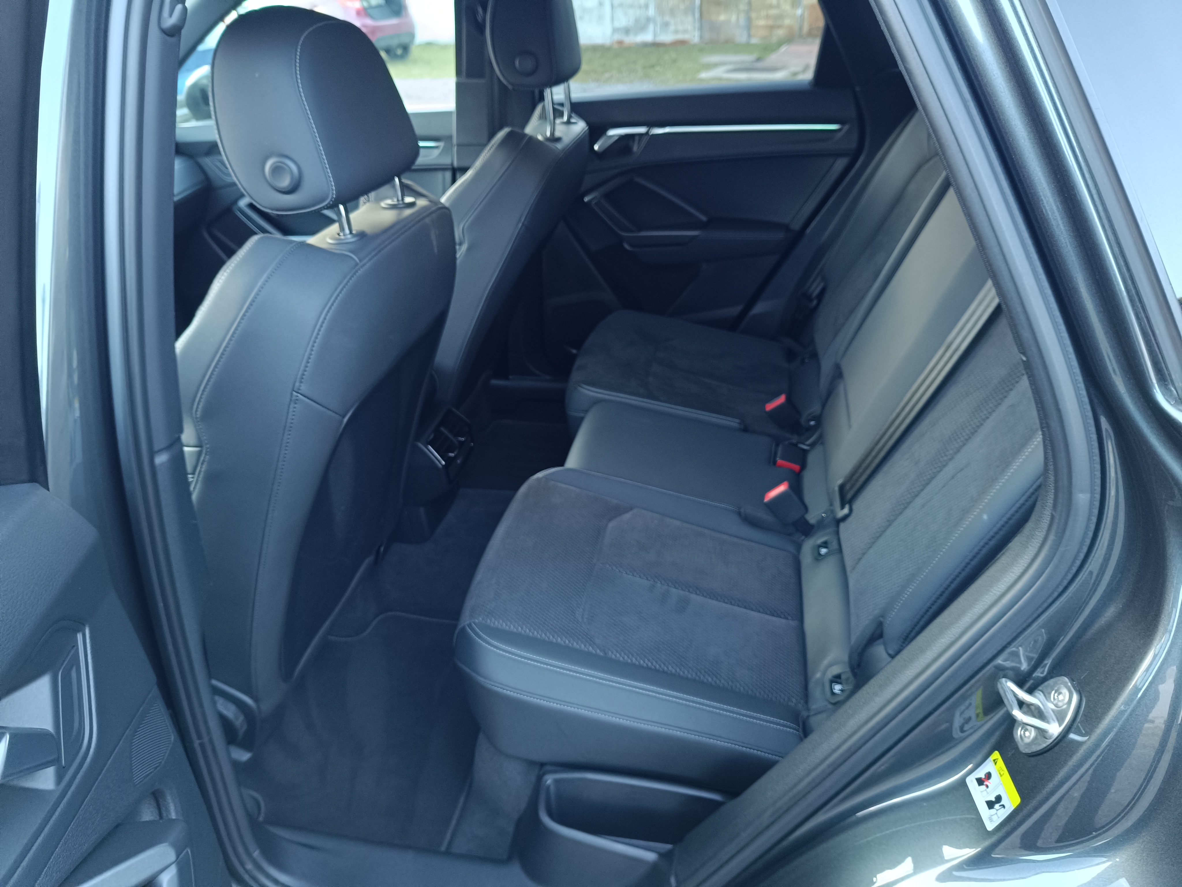 Audi Q3 40 2.0TDI 140 kW S line quattro S tronic, r.v. 8/2019