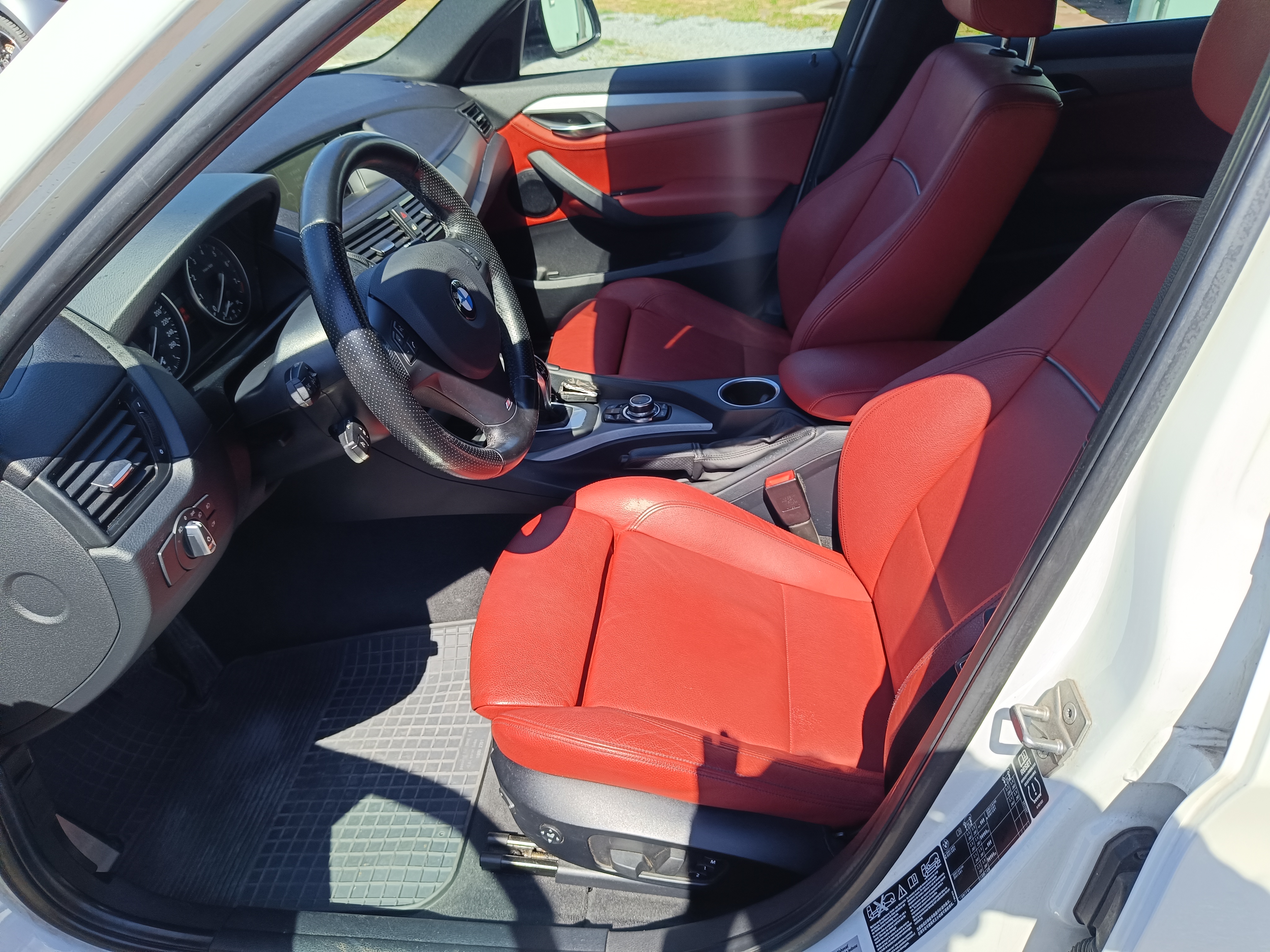 BMW X1 2,0i X Drive 180 kW, M paket r.v. 8/2013