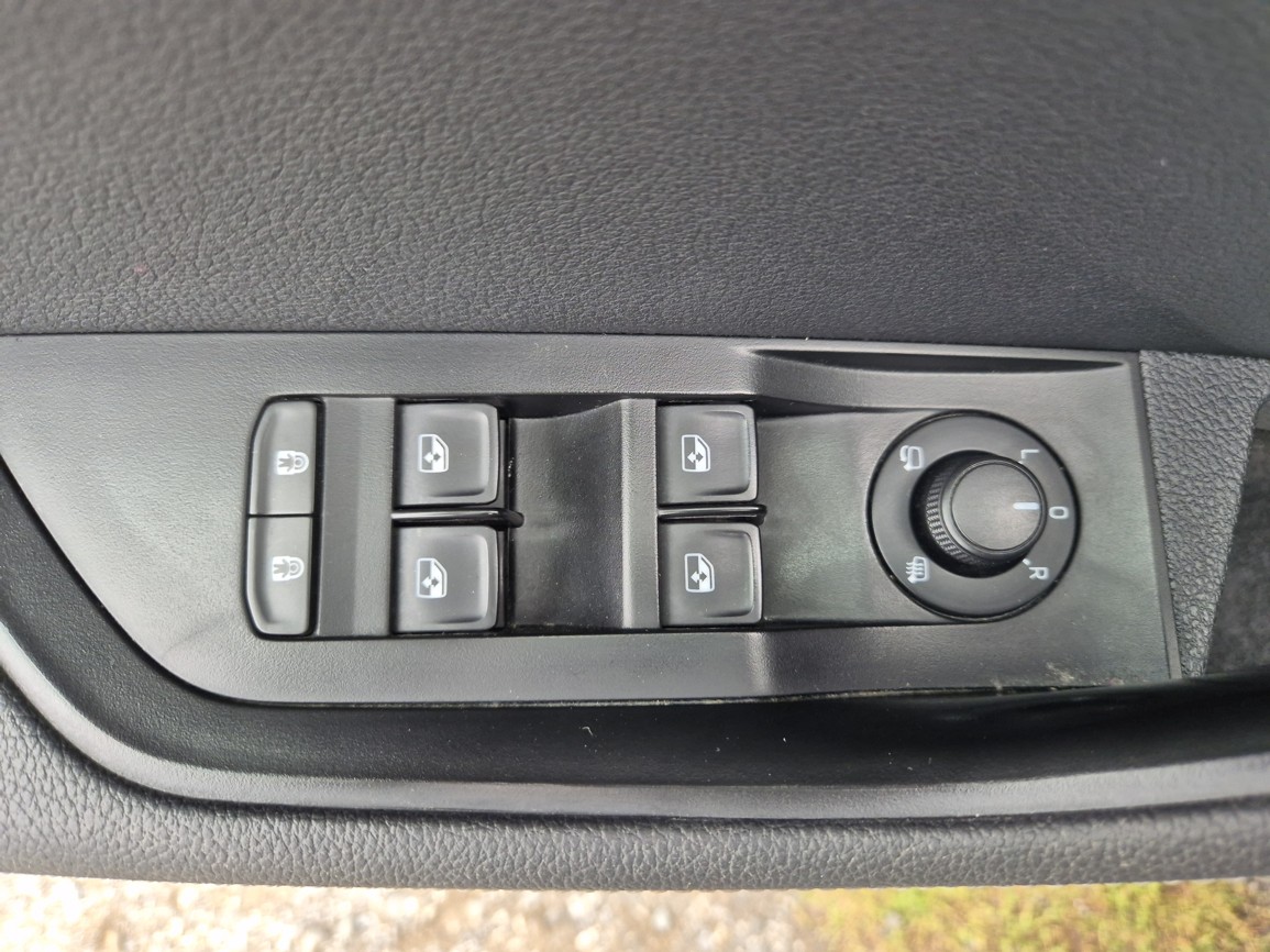 Škoda Superb Combi Scout  2.0 TDi 140 kW 4x4 DSG
