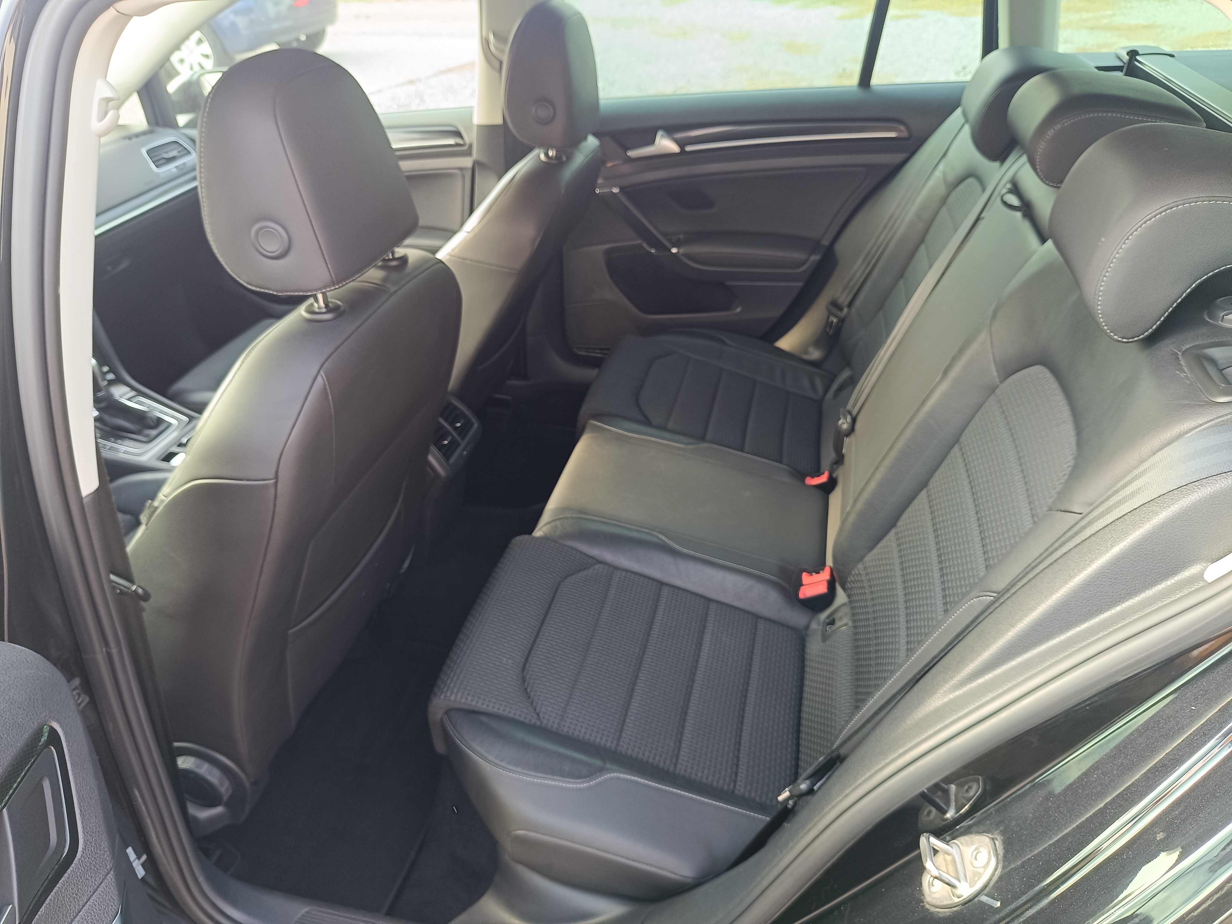 VW Golf Variant 2,0 TDi 110 kW DSG Highline