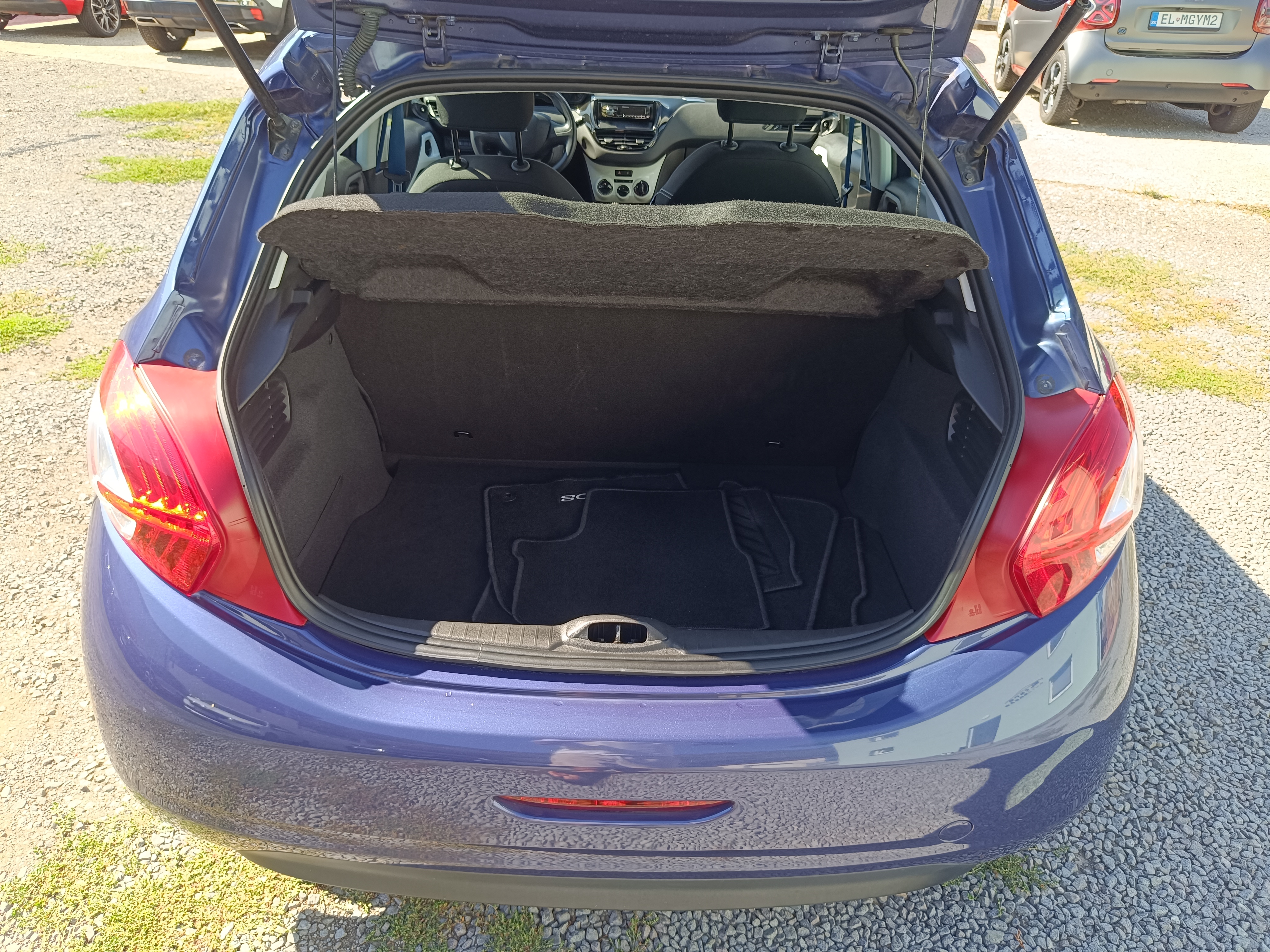 Peugeot 208 1,0i 50 kW r.v. 10/2014
