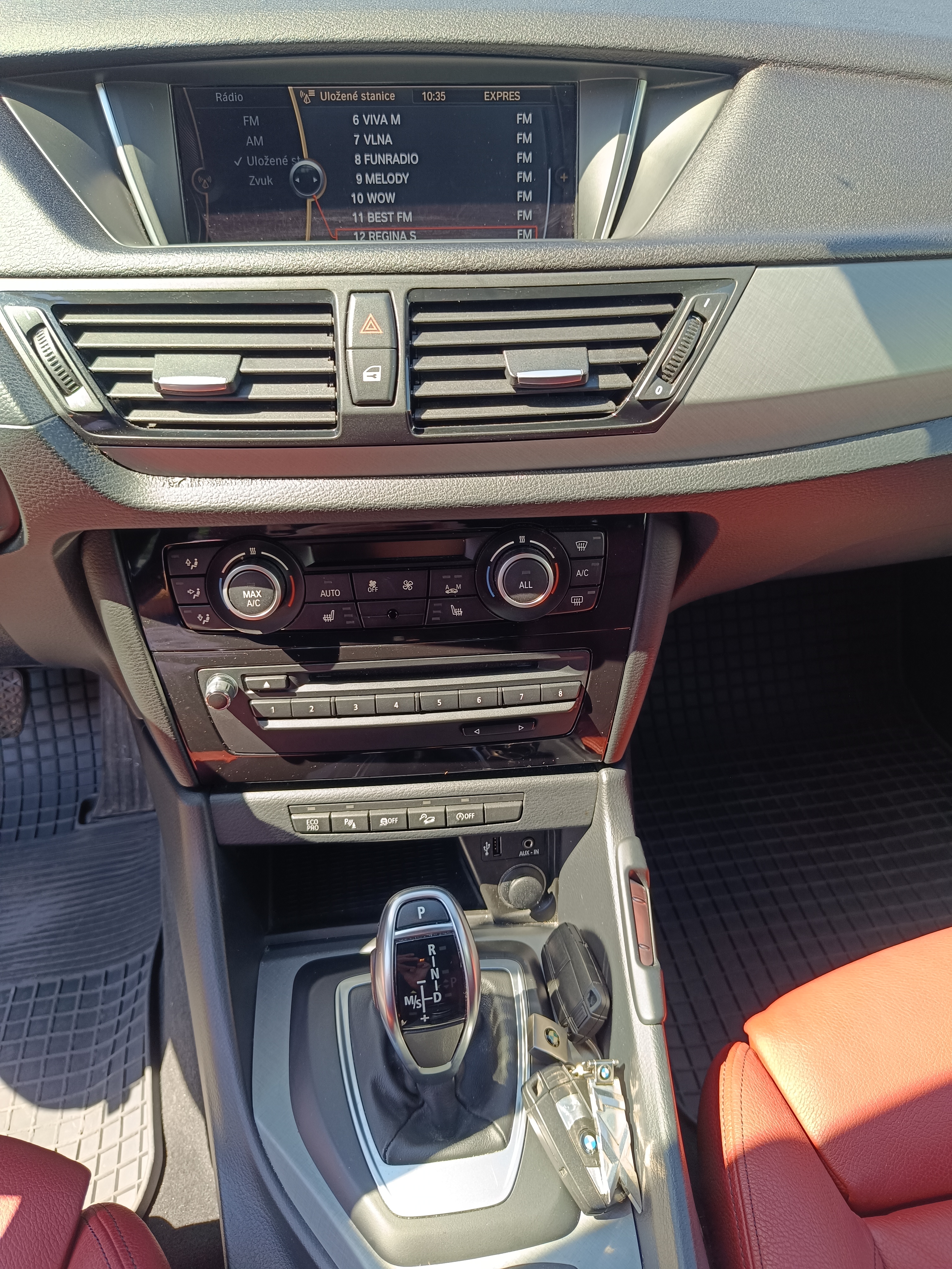 BMW X1 2,0i X Drive 180 kW, M paket r.v. 8/2013