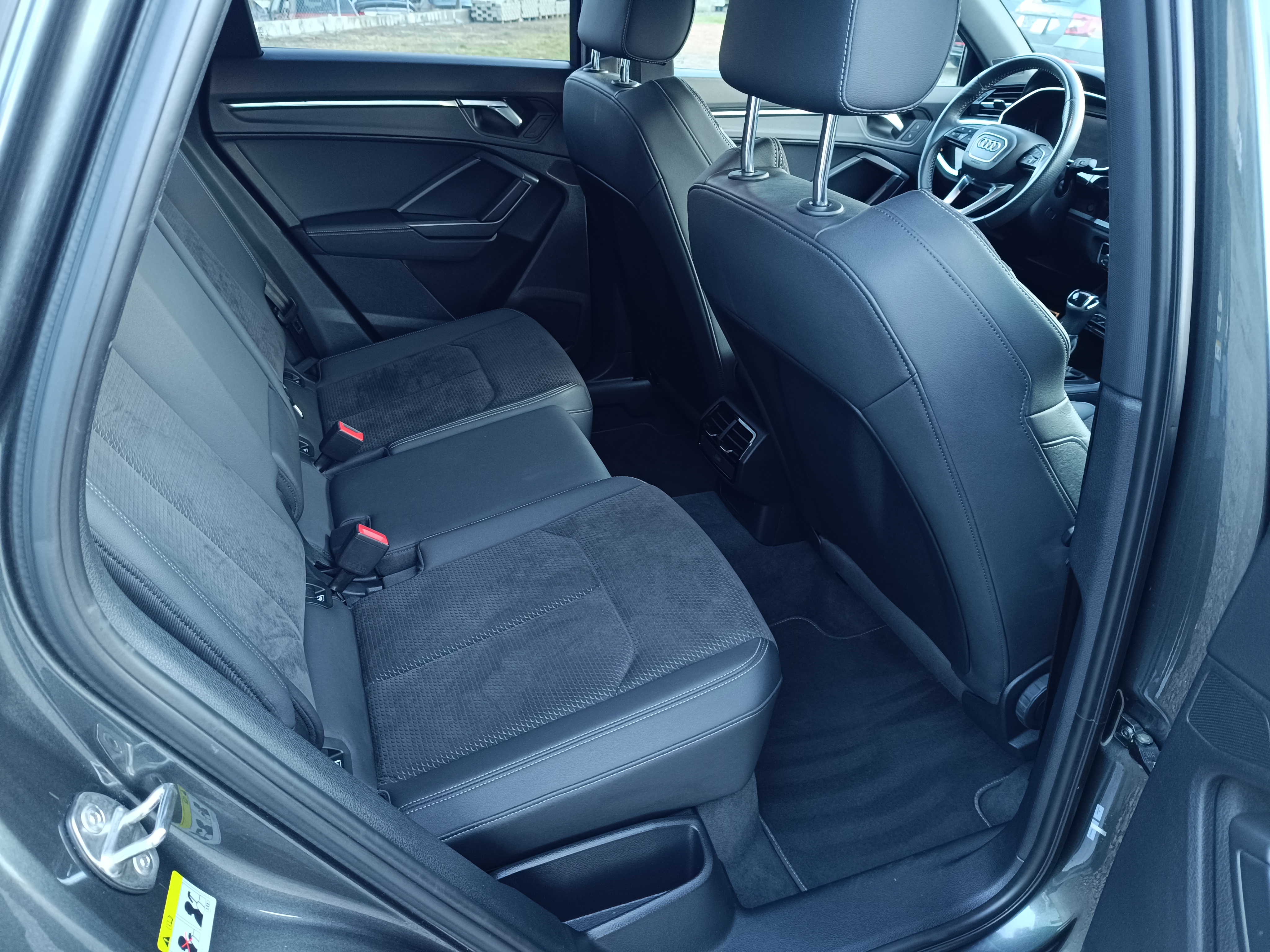 Audi Q3 40 2.0TDI 140 kW S line quattro S tronic, r.v. 8/2019