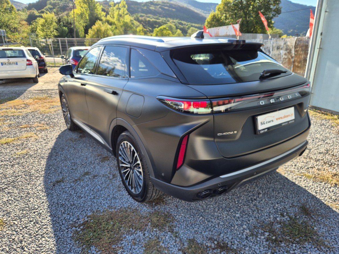 Omoda 9 SHS 9 PHEV [AWD] Premium - Obsidian Jade & Matt blac