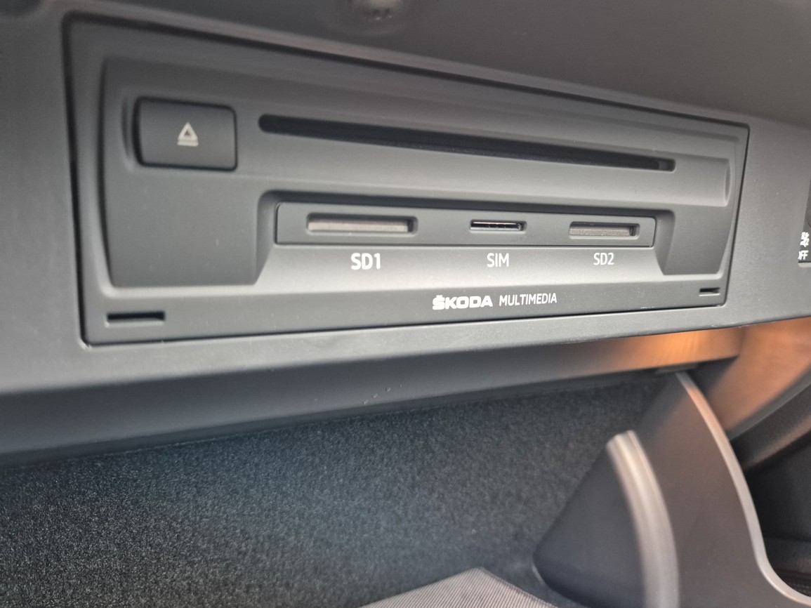 Škoda Superb Combi Scout  2.0 TDi 140 kW 4x4 DSG