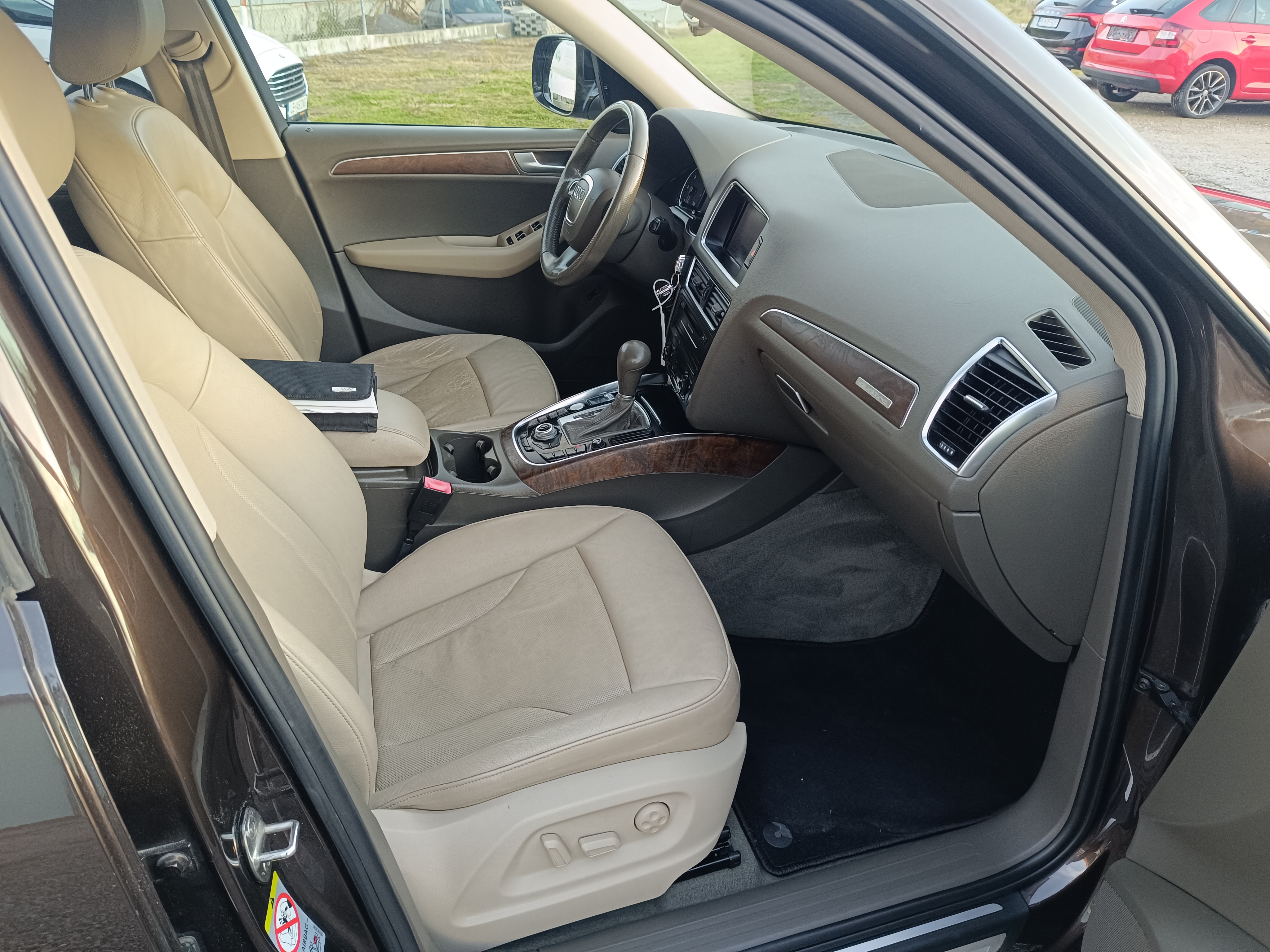 Audi Q5 3,0 TDI DSG 176 kW quattro, r.v. 6/2011 Sline paket