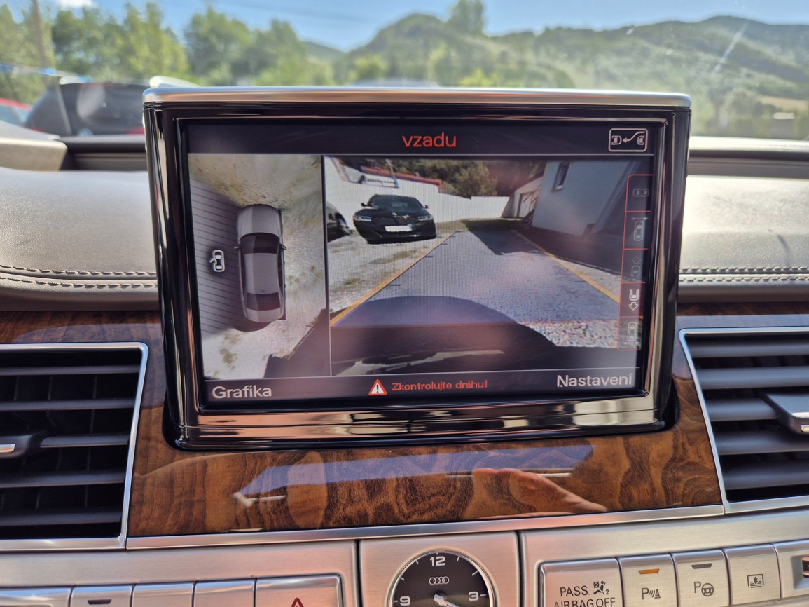 Audi A8 L