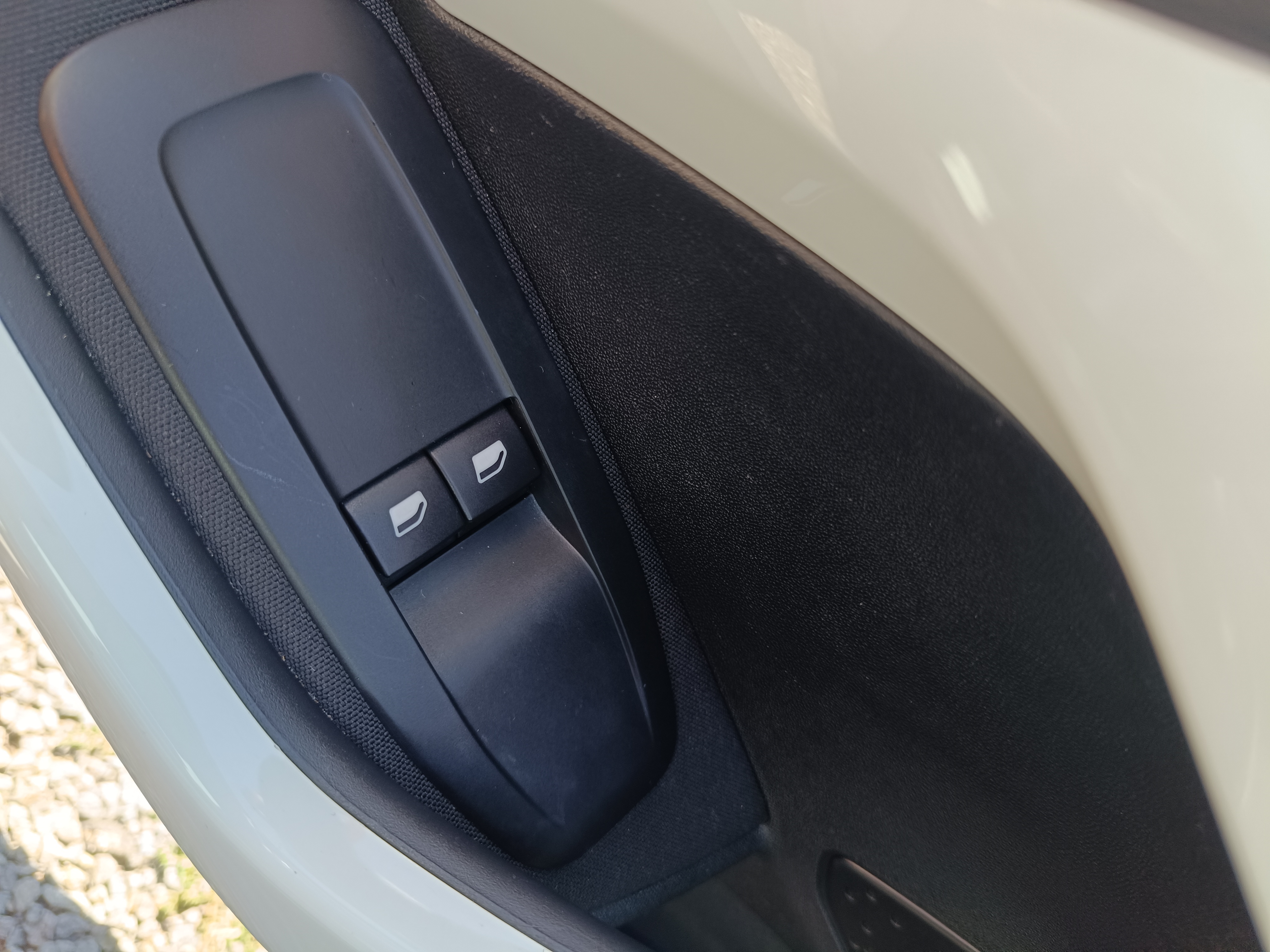 Peugeot 208 1,0i 50 kW r.v. 10/2014