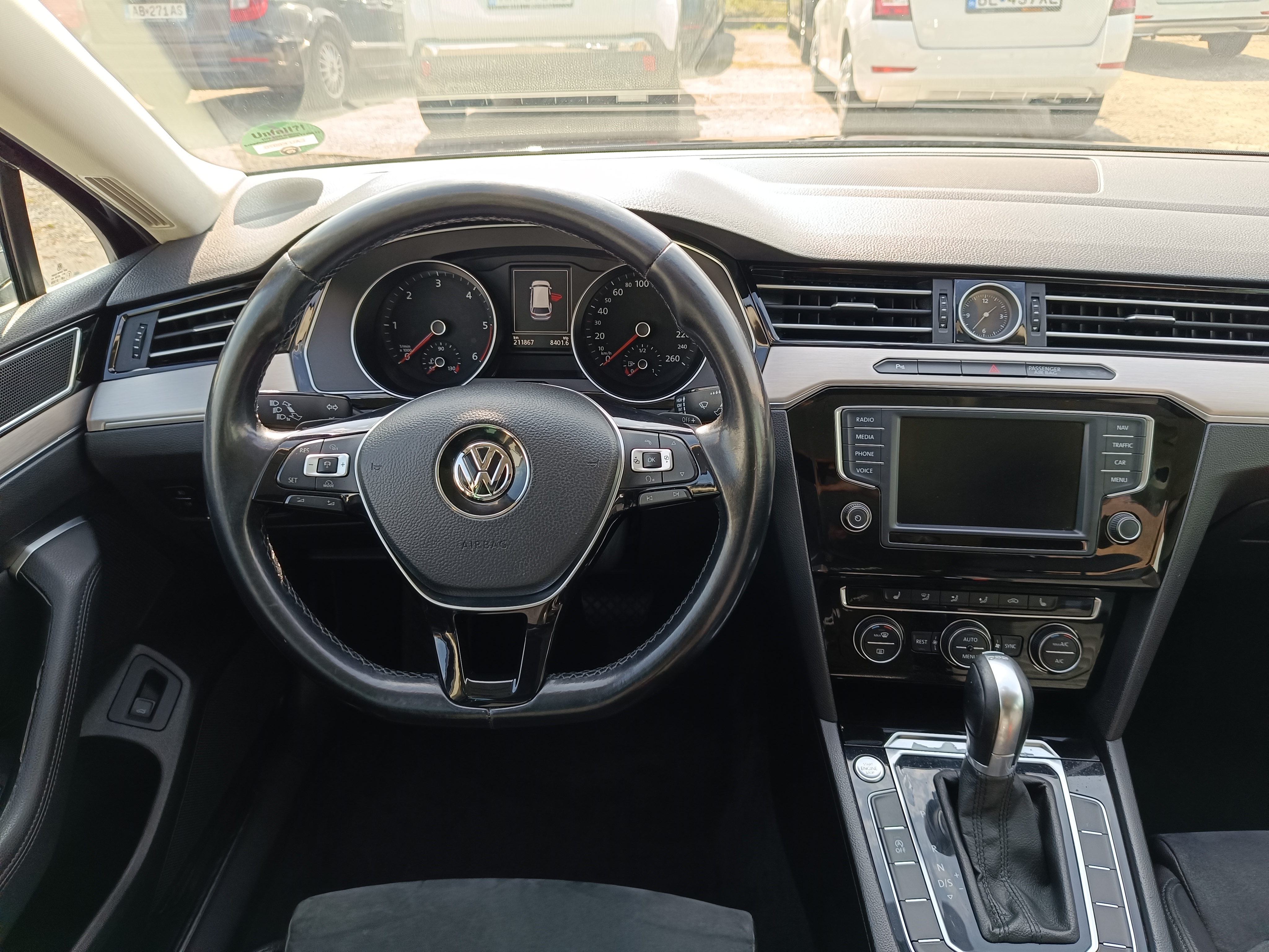 VW Passat Variant B8 2,0 TDi DSG 110 KW Highline, r.v. 2016