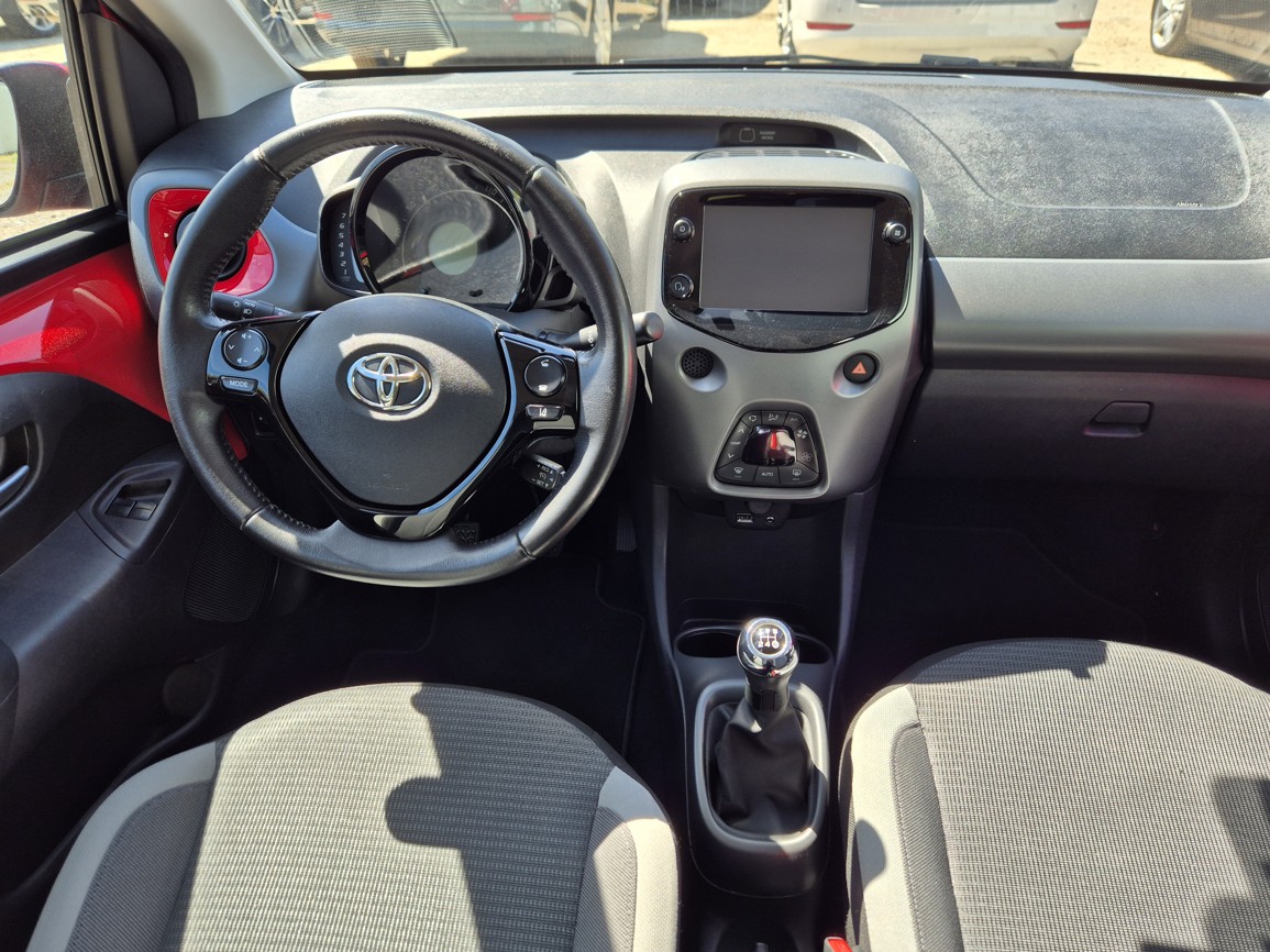 Toyota Aygo 1.0 VVTi 53 kW X Play