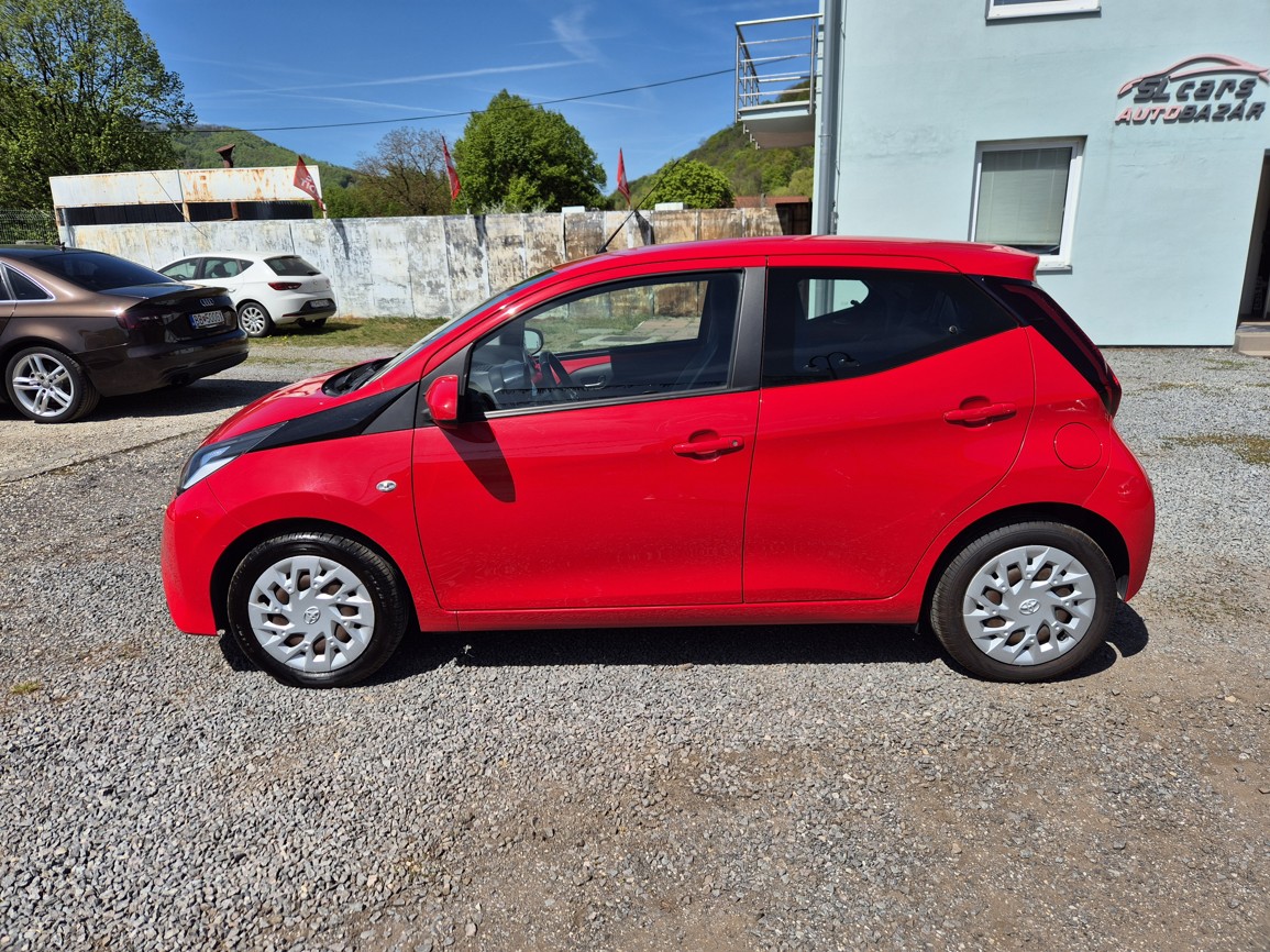 Toyota Aygo 1.0 VVTi 53 kW X Play