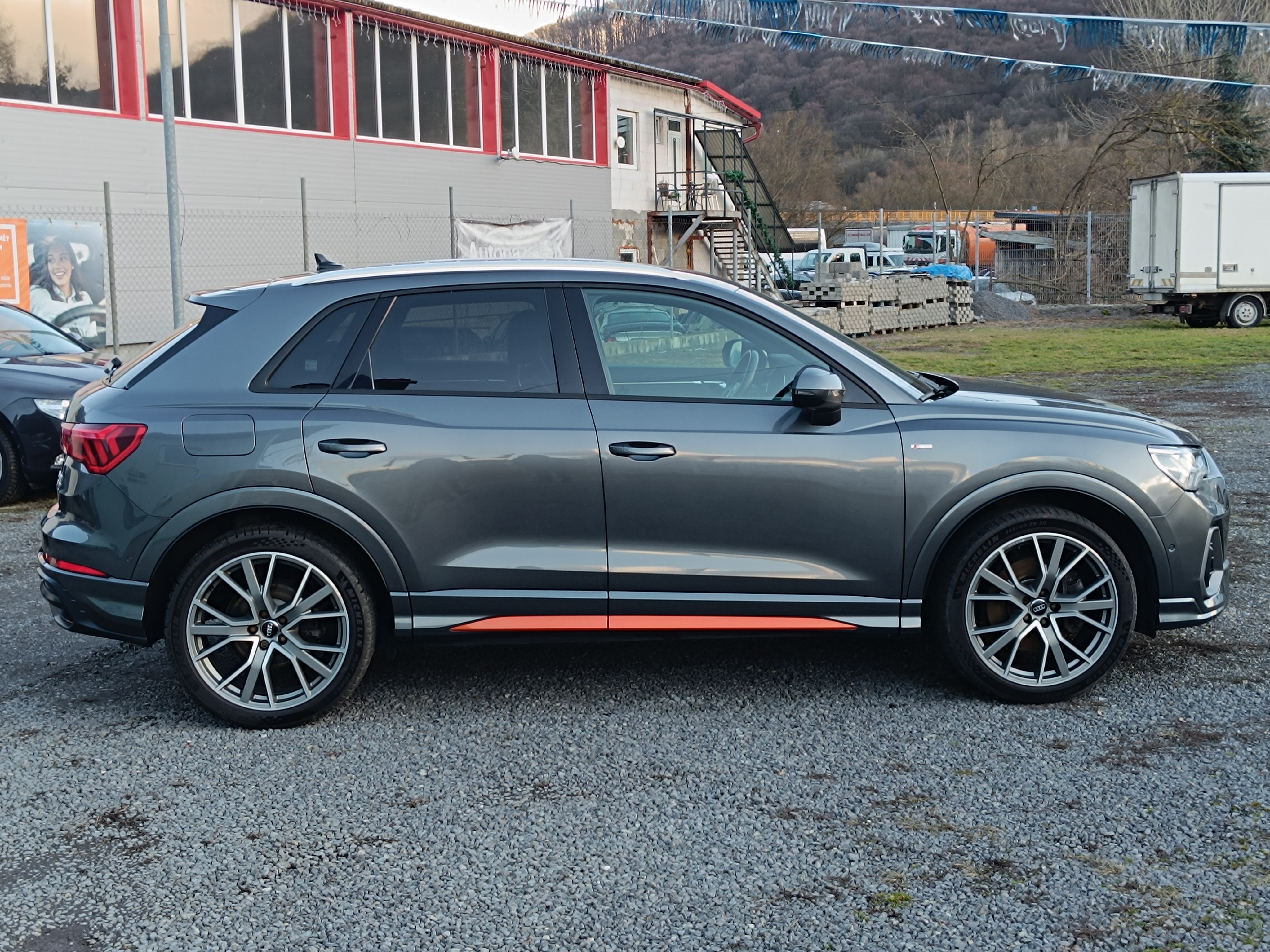 Audi Q3 40 2.0TDI 140 kW S line quattro S tronic, r.v. 8/2019