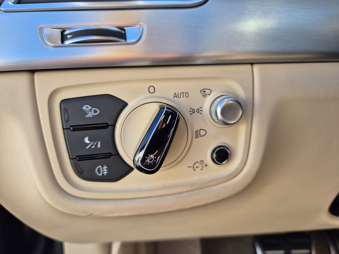 Audi A8 L