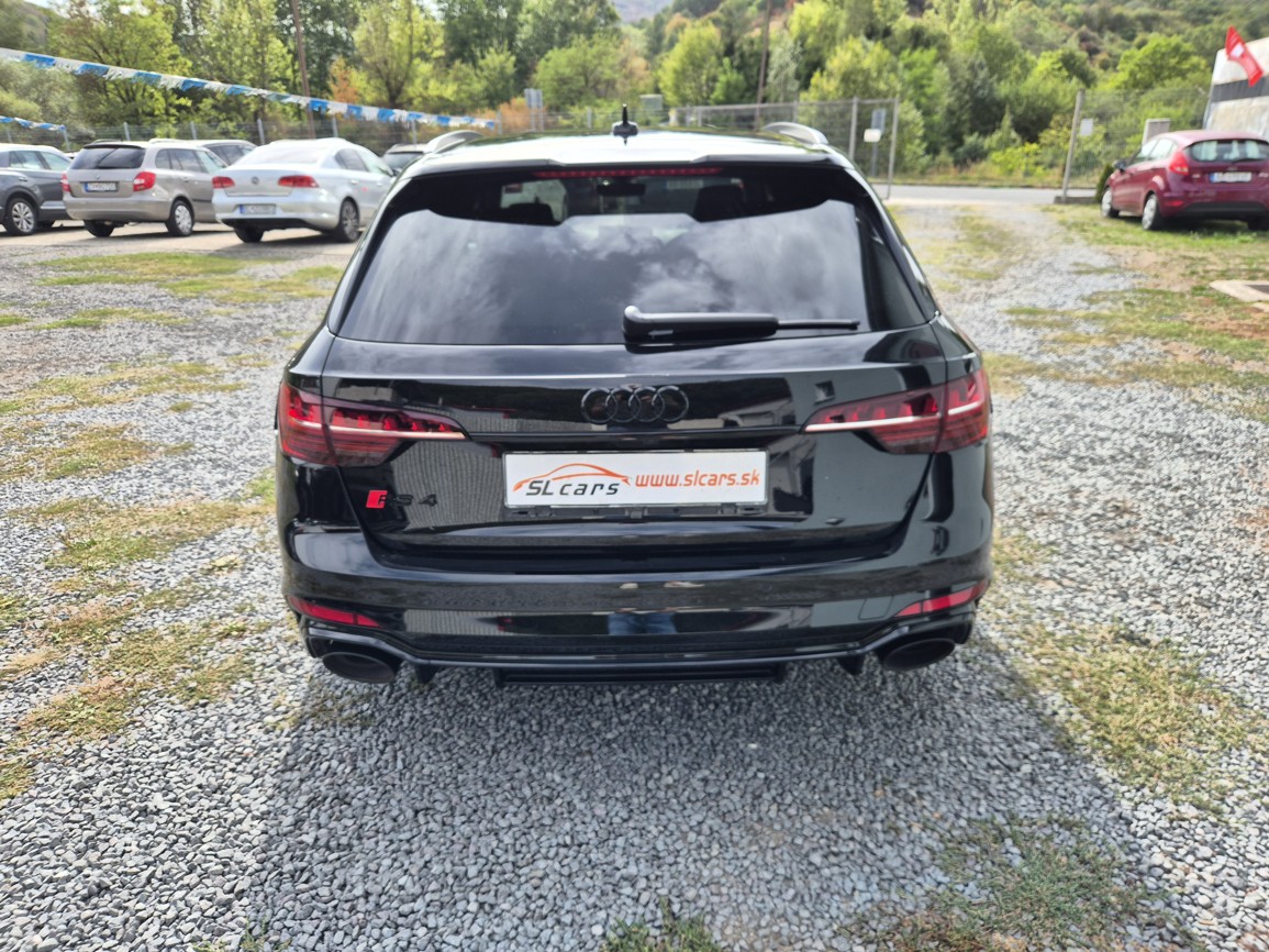 Audi RS4 Avant  2.9 TFSi Quattro