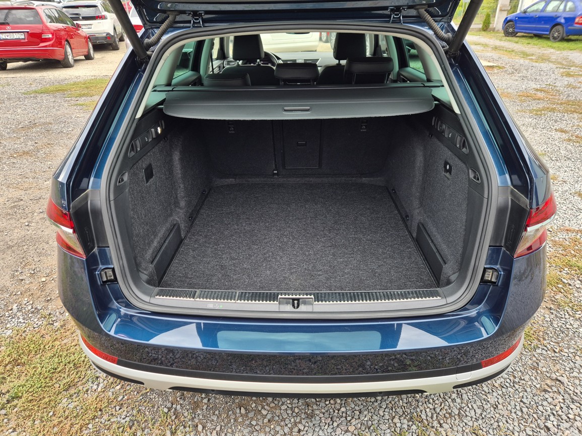 Škoda Superb Combi Scout  2.0 TDi 140 kW 4x4 DSG