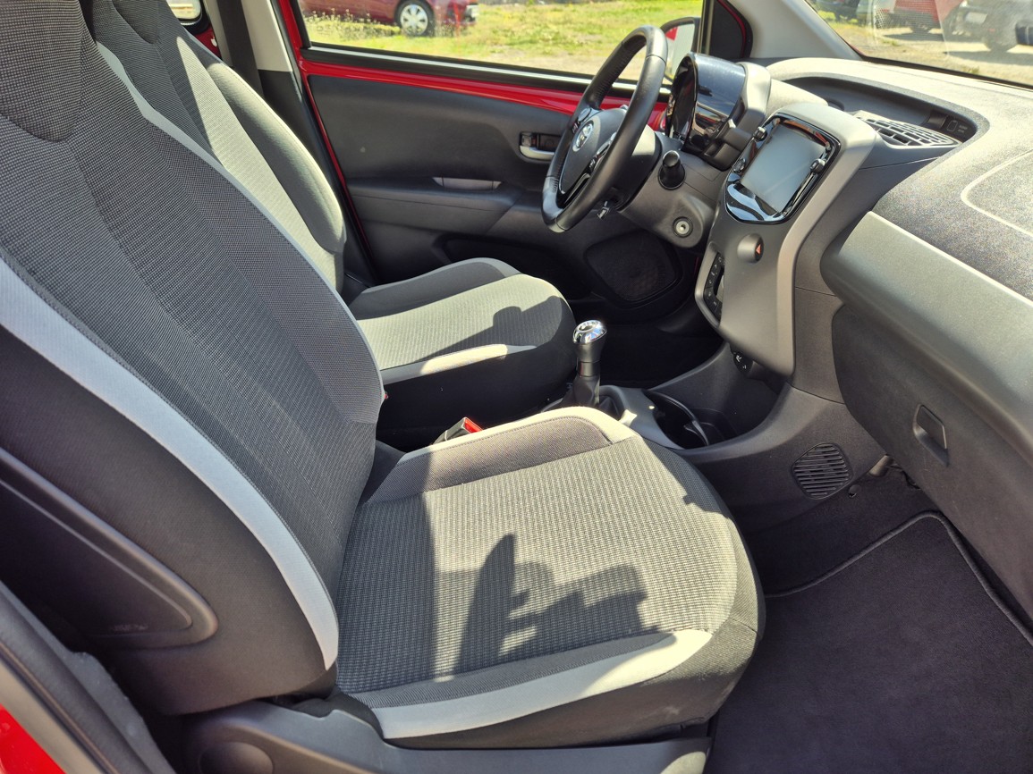 Toyota Aygo 1.0 VVTi 53 kW X Play