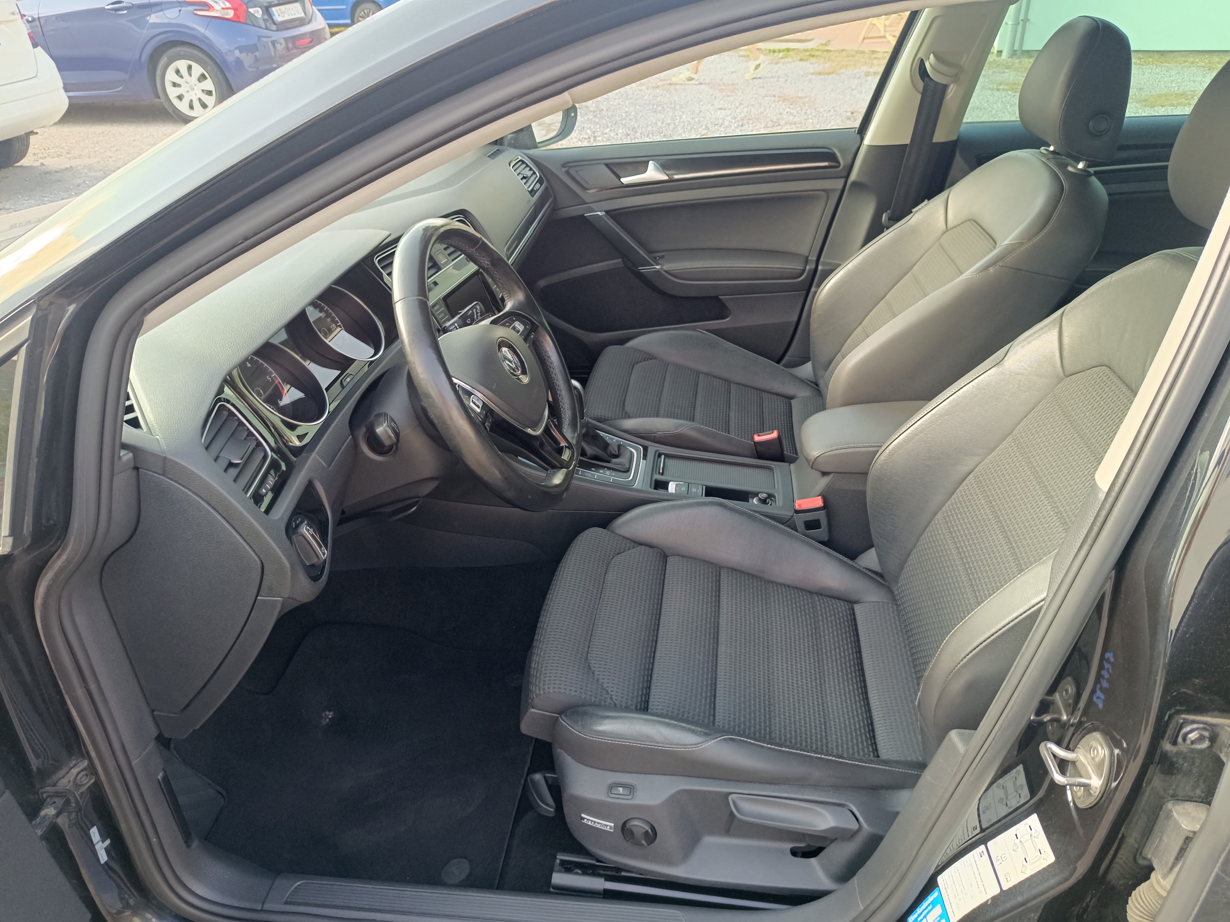 VW Golf Variant 2,0 TDi 110 kW DSG Highline
