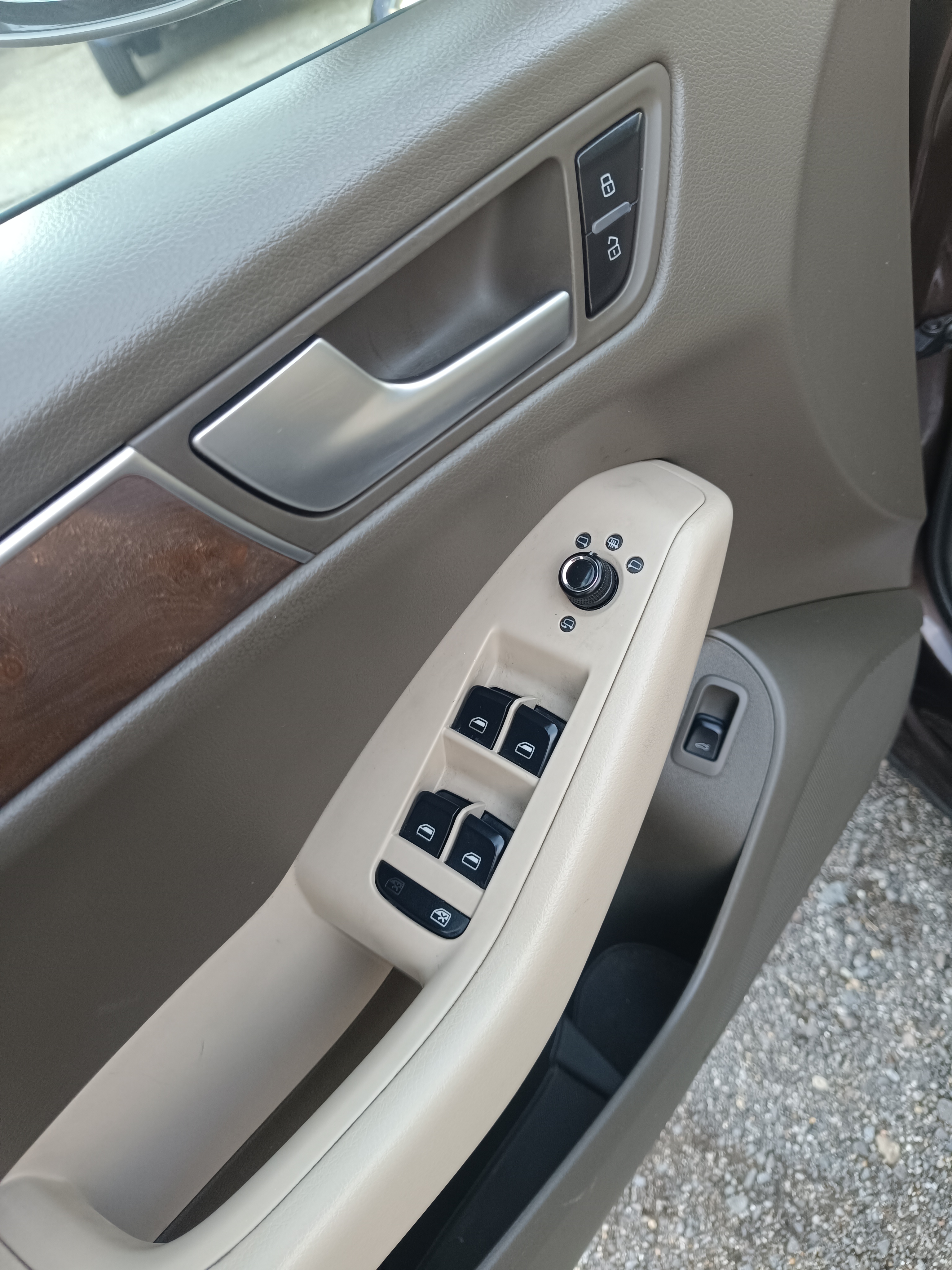 Audi Q5 3,0 TDI DSG 176 kW quattro, r.v. 6/2011 Sline paket