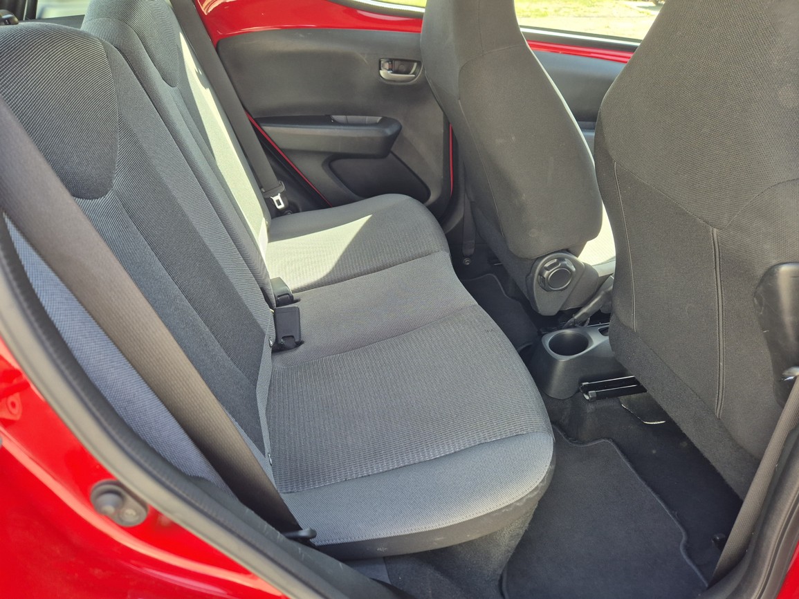 Toyota Aygo 1.0 VVTi 53 kW X Play