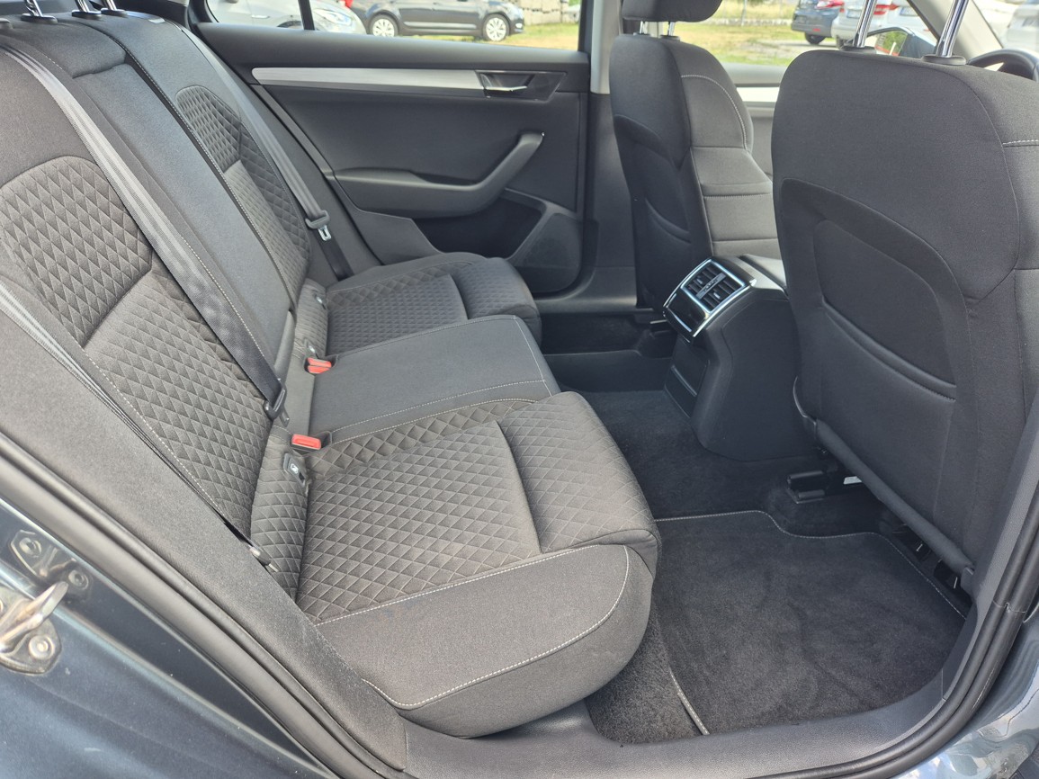 Škoda Superb Combi 2.0 TDi DSG 147 kW DSG Ambition