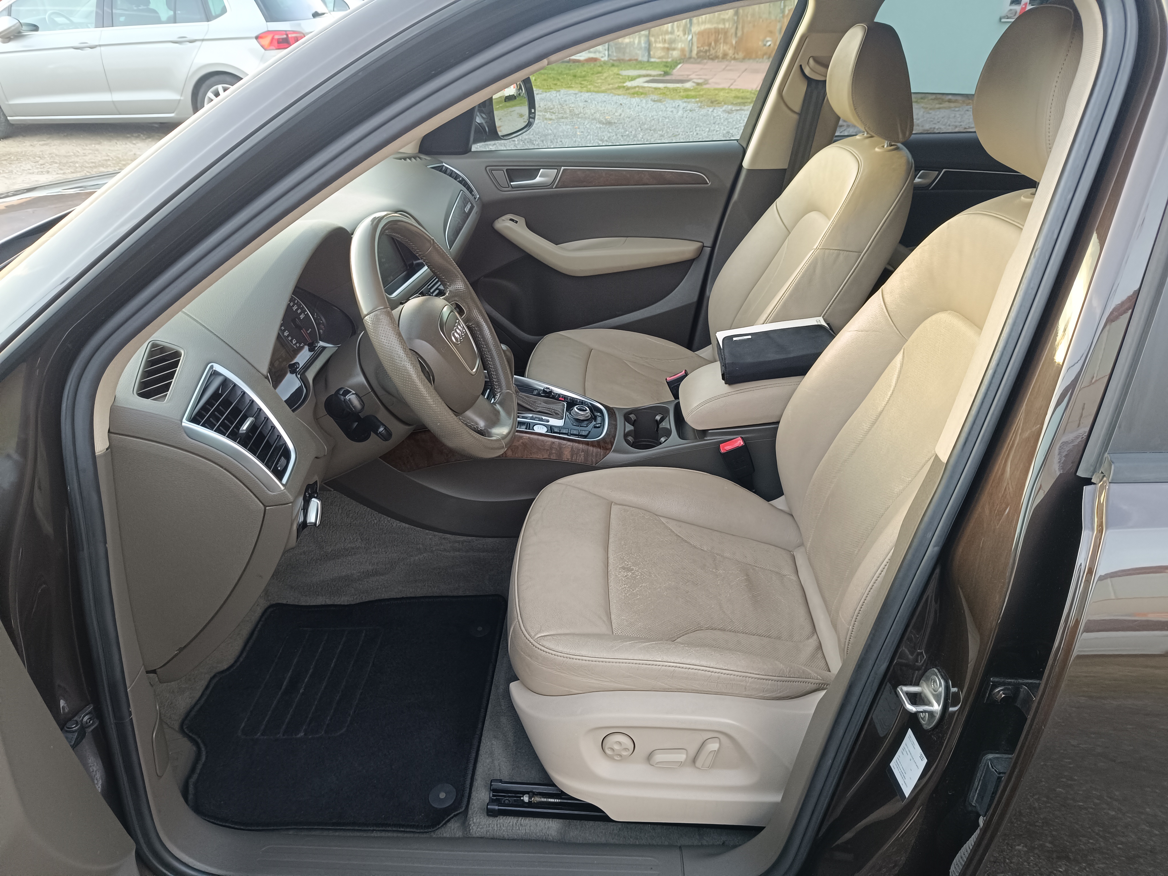 Audi Q5 3,0 TDI DSG 176 kW quattro, r.v. 6/2011 Sline paket