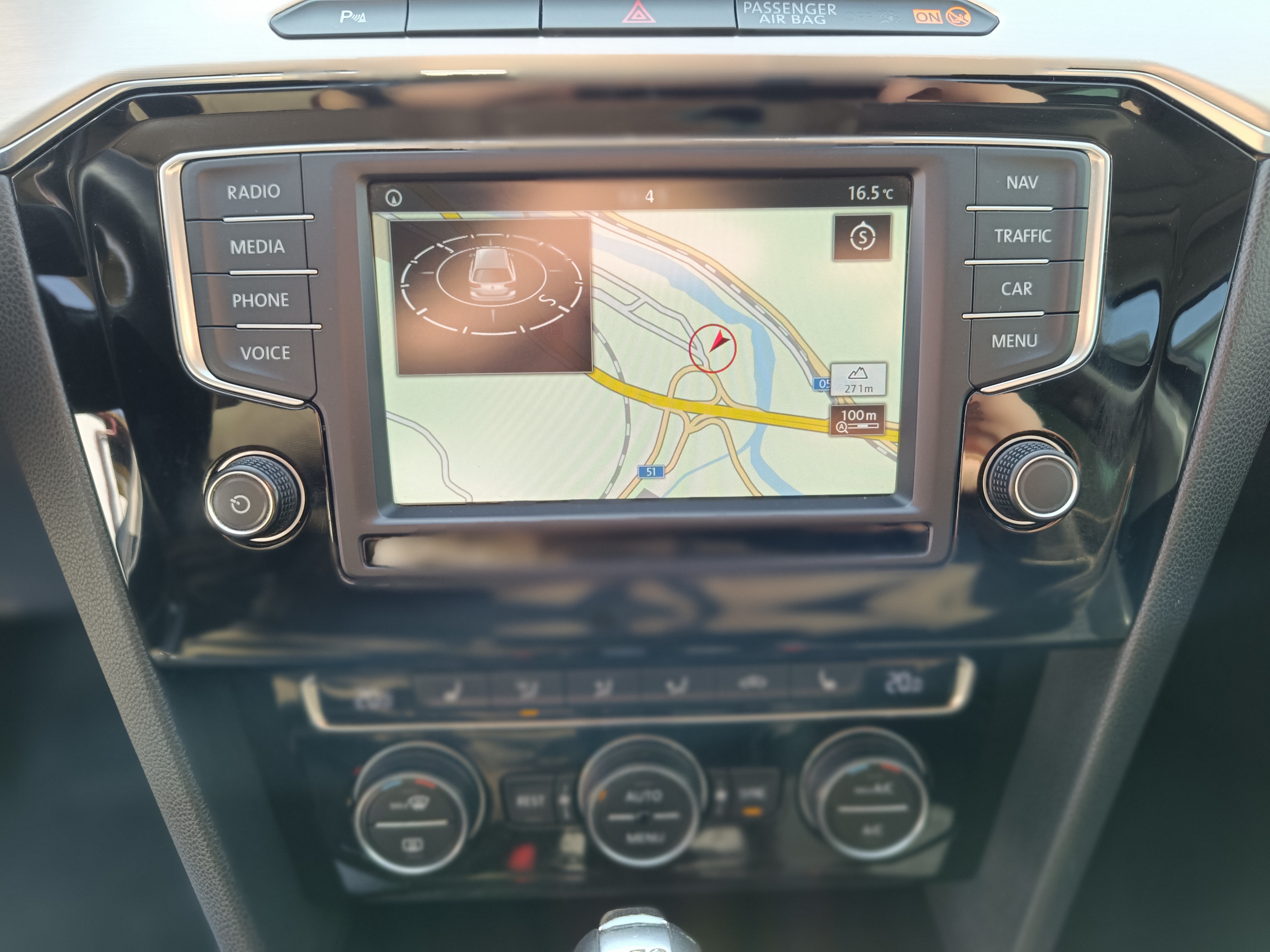 VW Passat Variant B8 2,0 TDi DSG 110 KW Highline, r.v. 2016