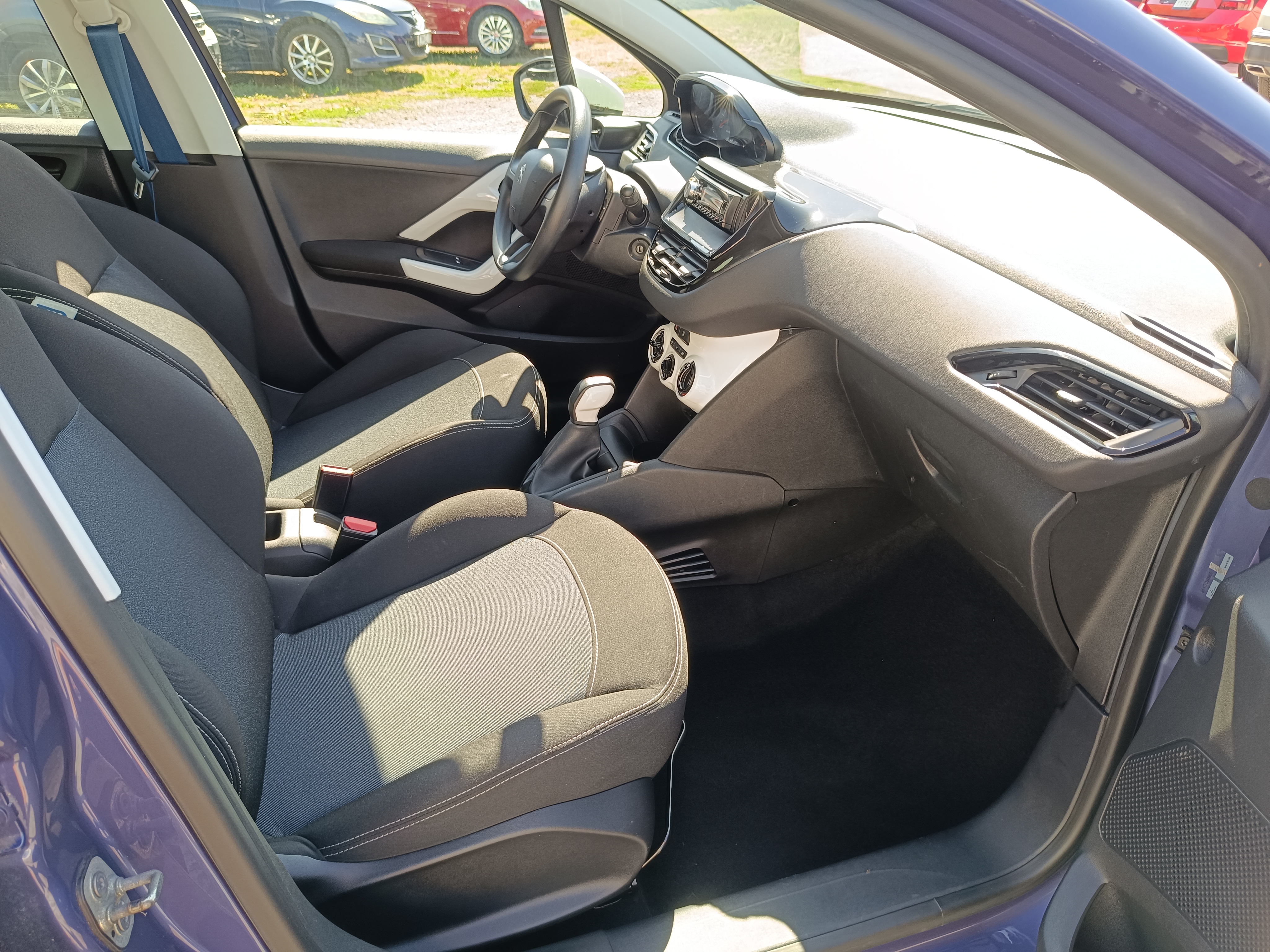 Peugeot 208 1,0i 50 kW r.v. 10/2014