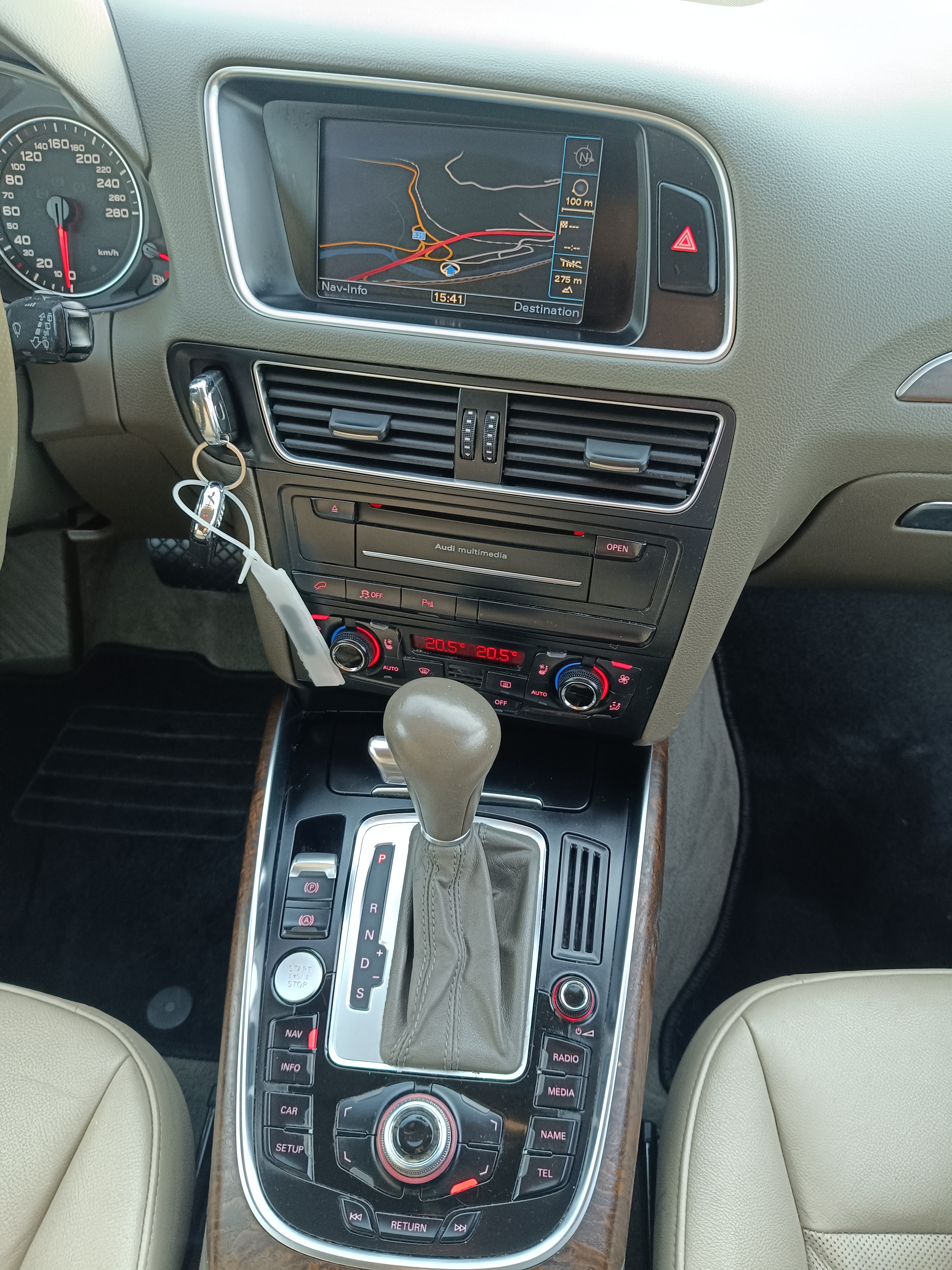 Audi Q5 3,0 TDI DSG 176 kW quattro, r.v. 6/2011 Sline paket