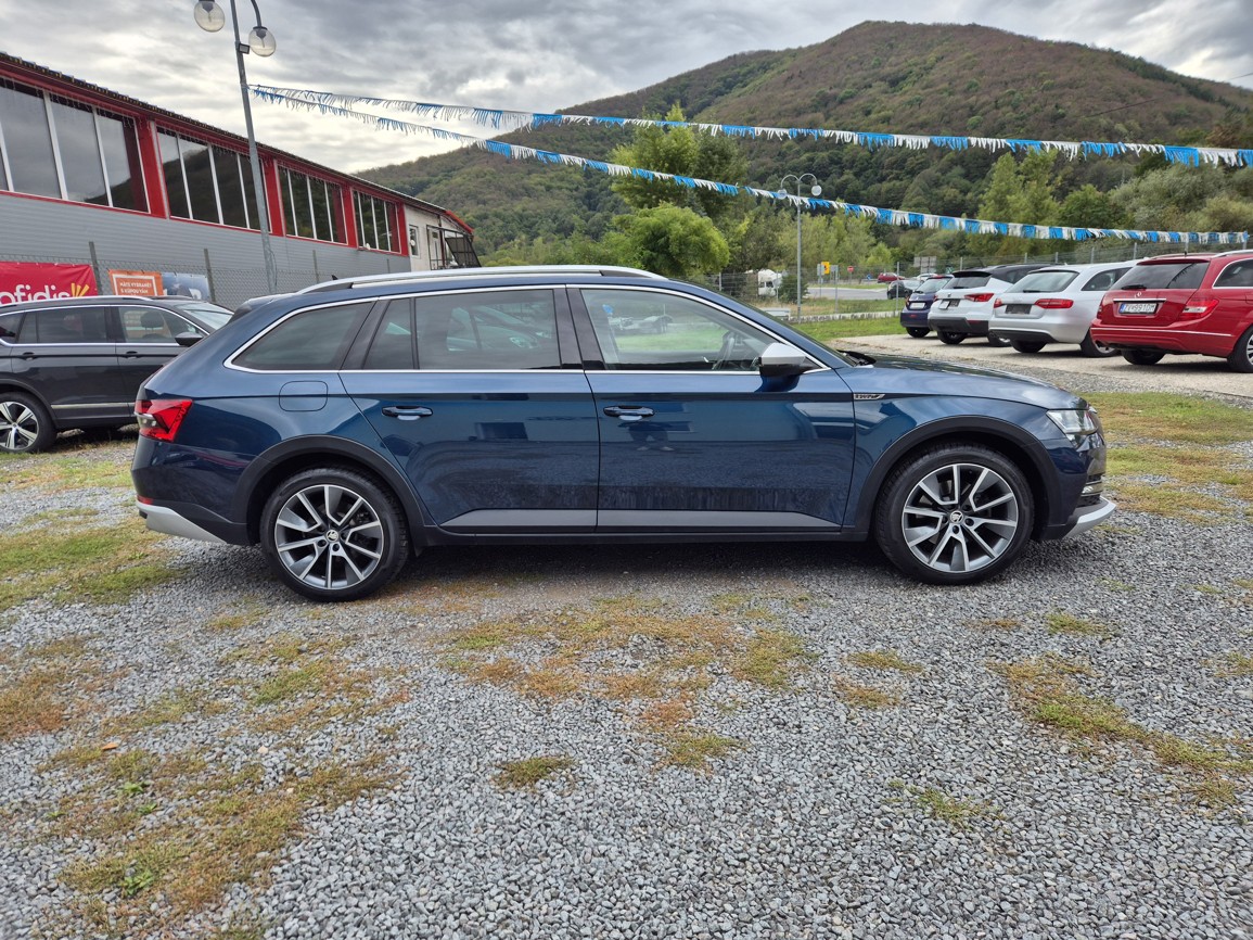 Škoda Superb Combi Scout  2.0 TDi 140 kW 4x4 DSG