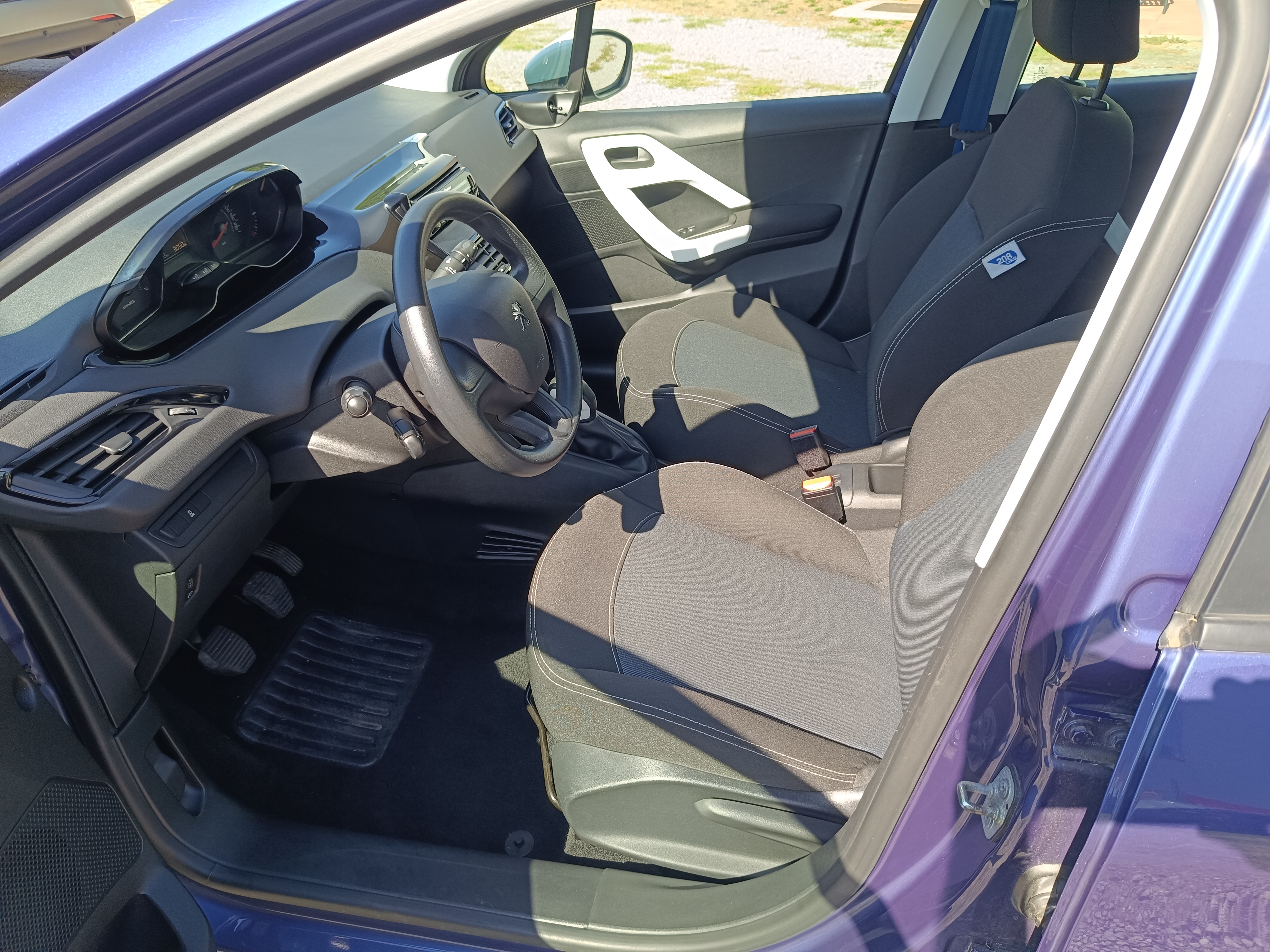 Peugeot 208 1,0i 50 kW r.v. 10/2014