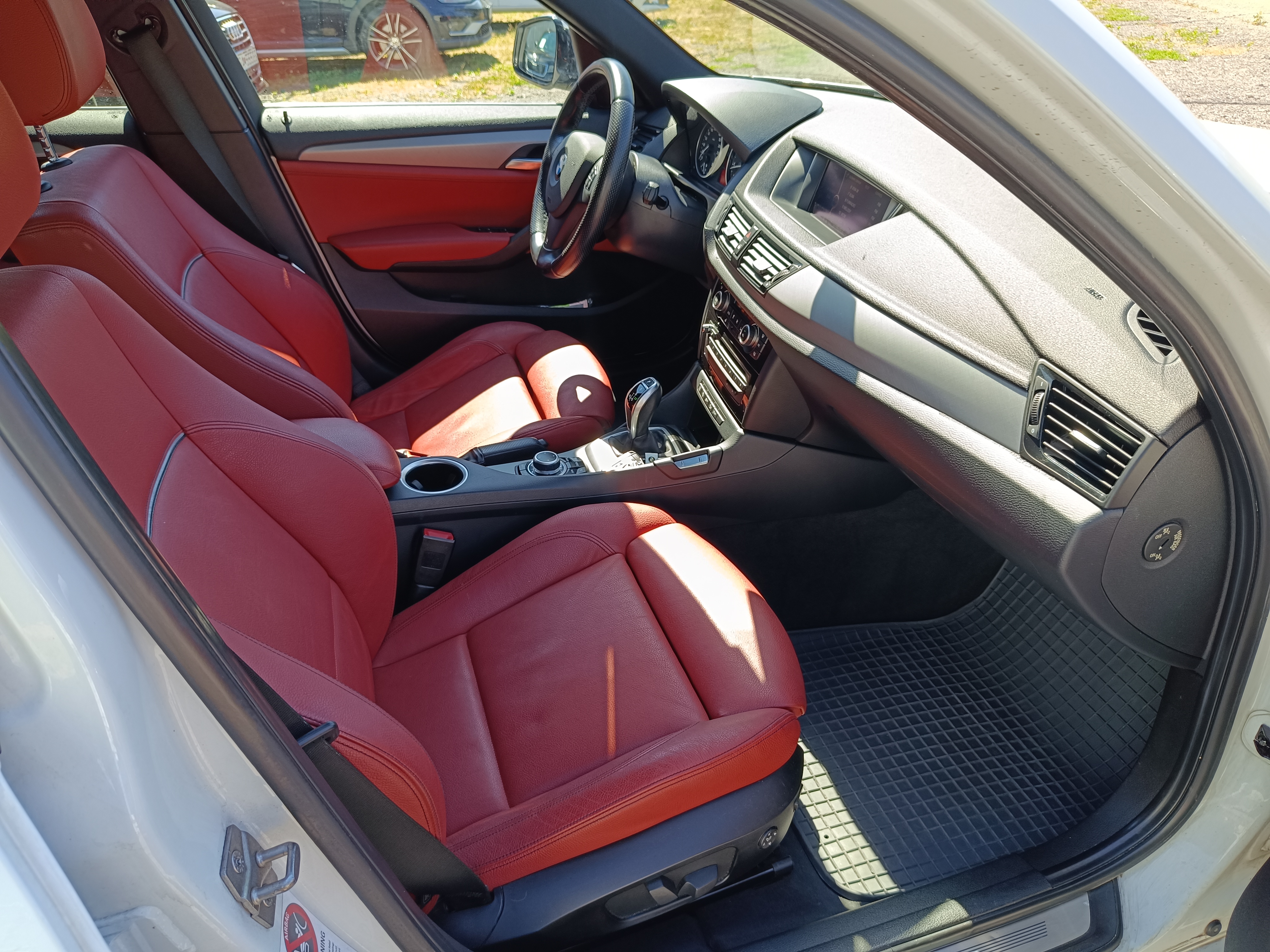 BMW X1 2,0i X Drive 180 kW, M paket r.v. 8/2013