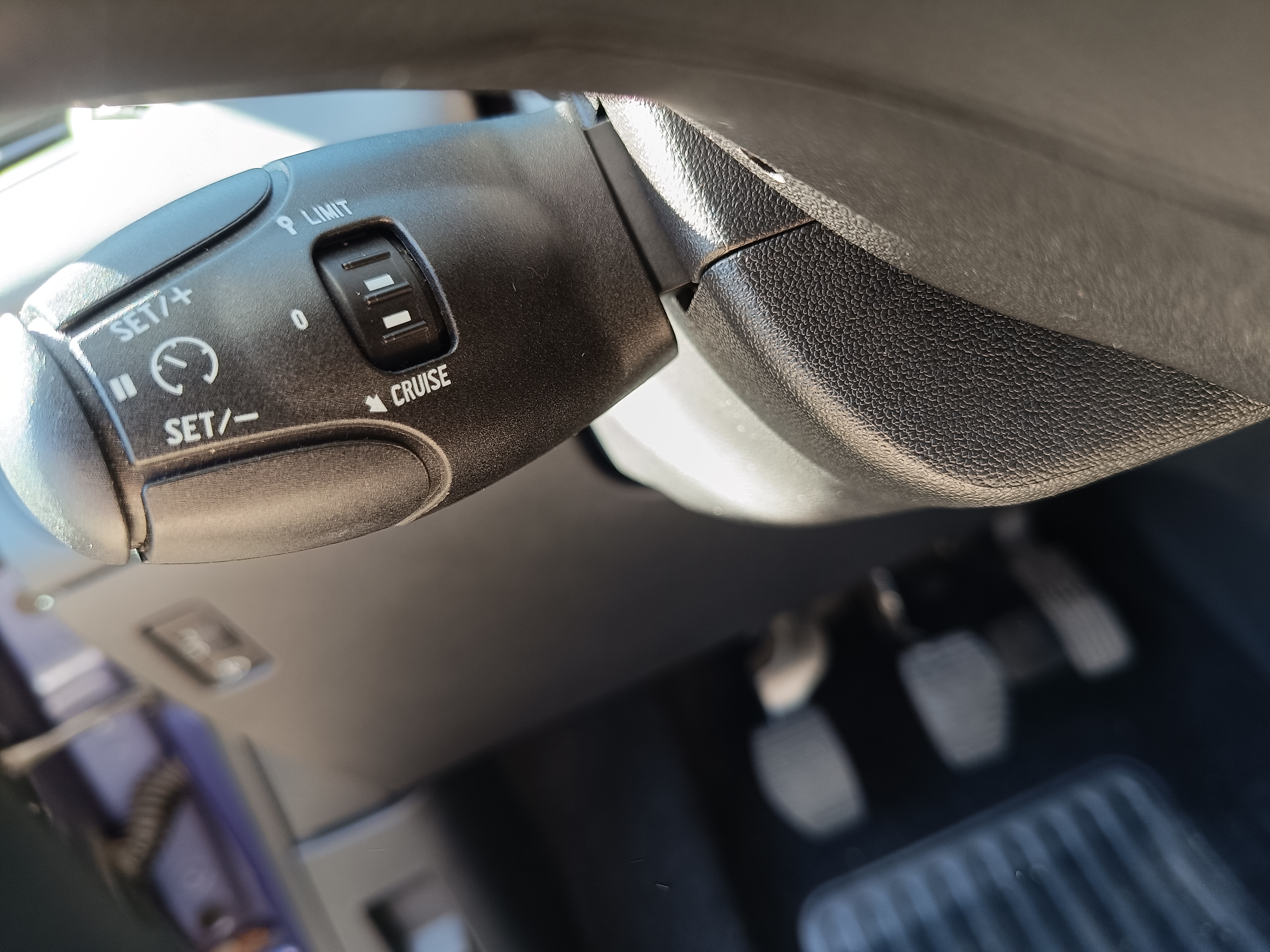 Peugeot 208 1,0i 50 kW r.v. 10/2014