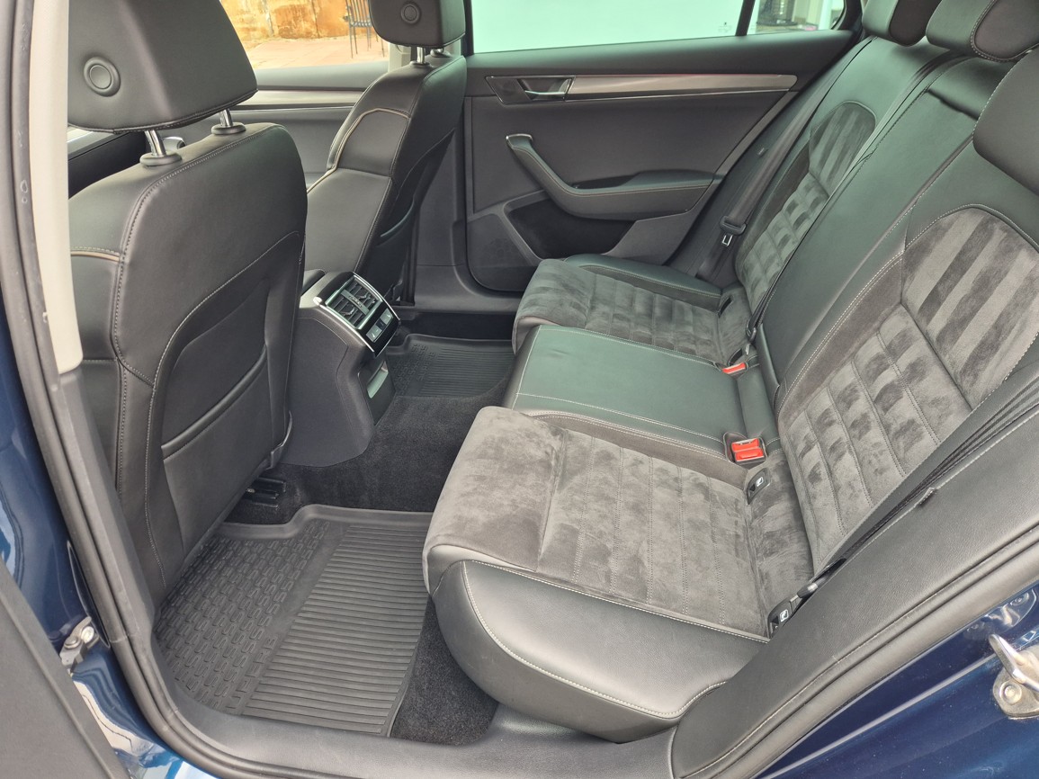 Škoda Superb Combi Scout  2.0 TDi 140 kW 4x4 DSG