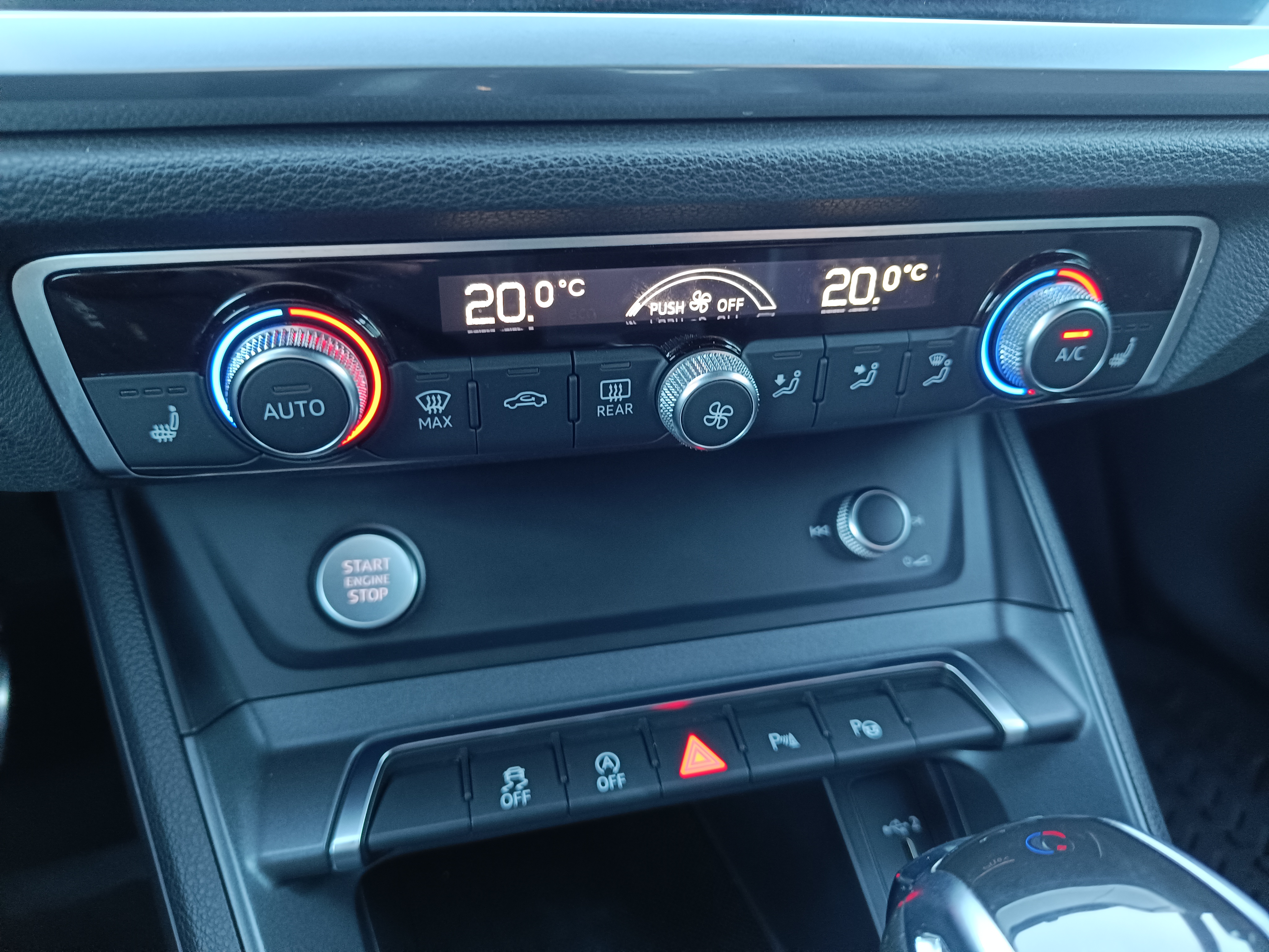 Audi Q3 40 2.0TDI 140 kW S line quattro S tronic, r.v. 8/2019