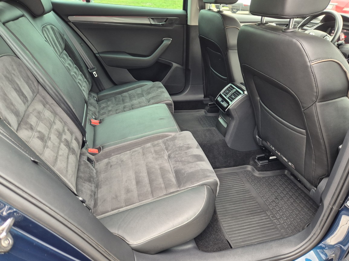 Škoda Superb Combi Scout  2.0 TDi 140 kW 4x4 DSG