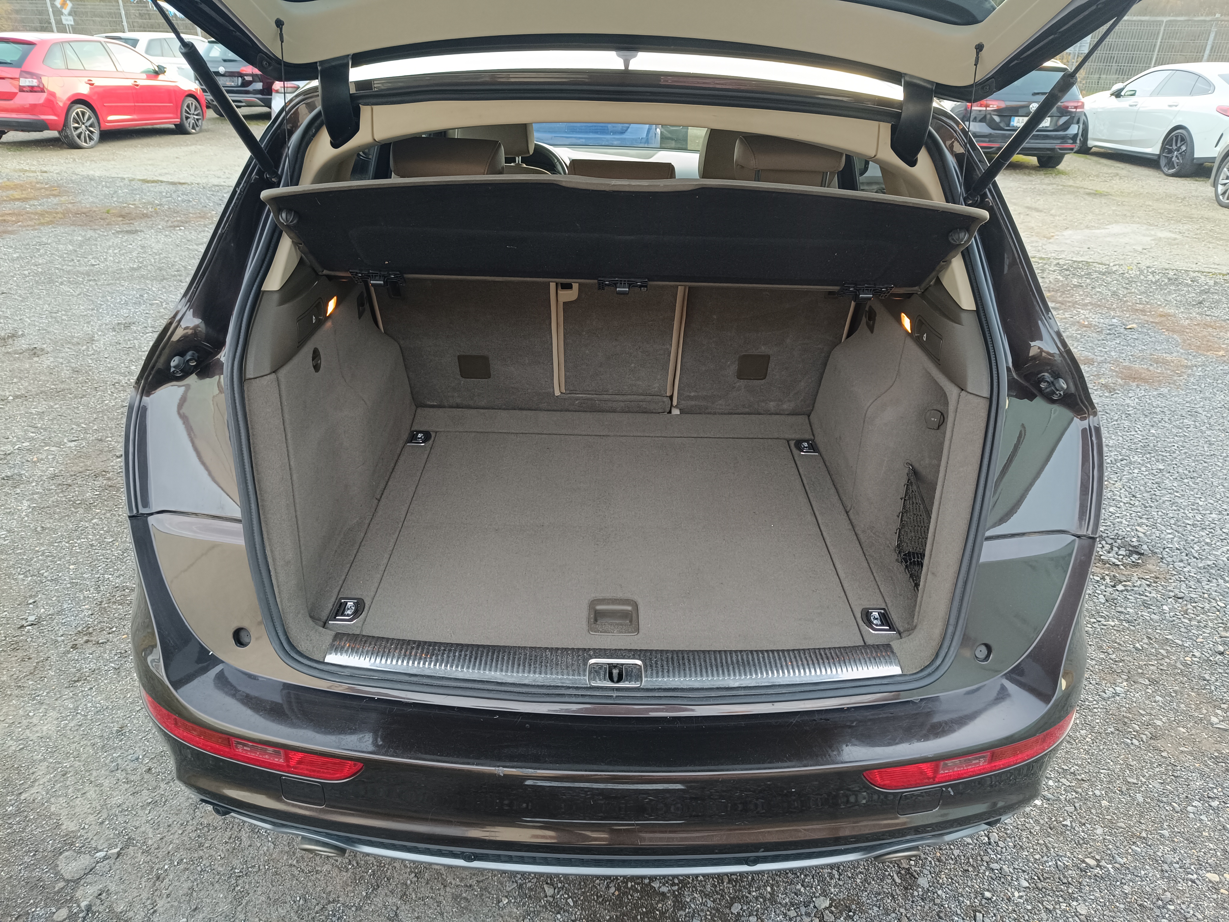 Audi Q5 3,0 TDI DSG 176 kW quattro, r.v. 6/2011 Sline paket