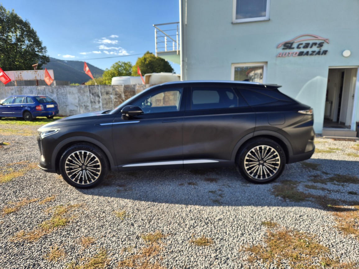 Omoda 9 SHS 9 PHEV [AWD] Premium - Obsidian Jade & Matt blac