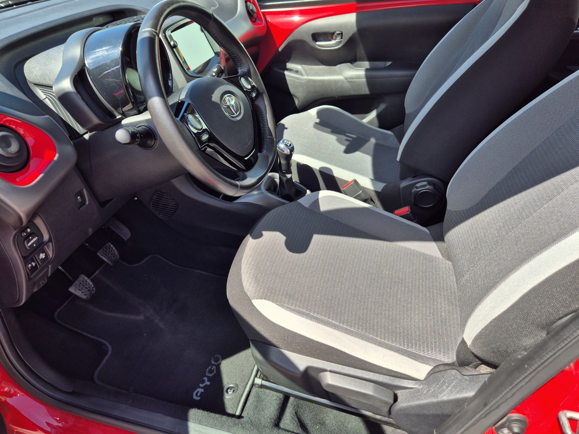Toyota Aygo 1.0 VVTi 53 kW X Play
