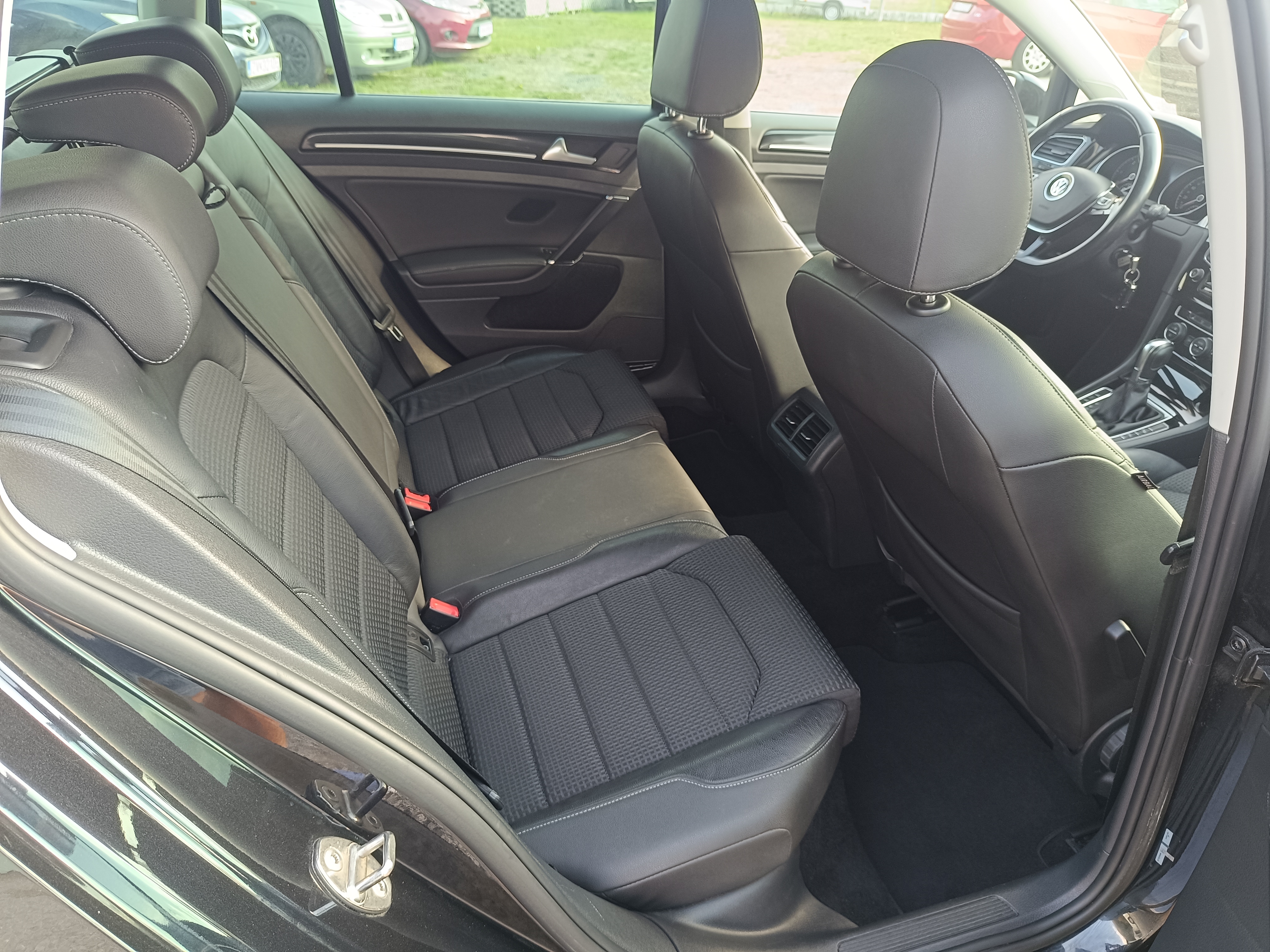 VW Golf Variant 2,0 TDi 110 kW DSG Highline